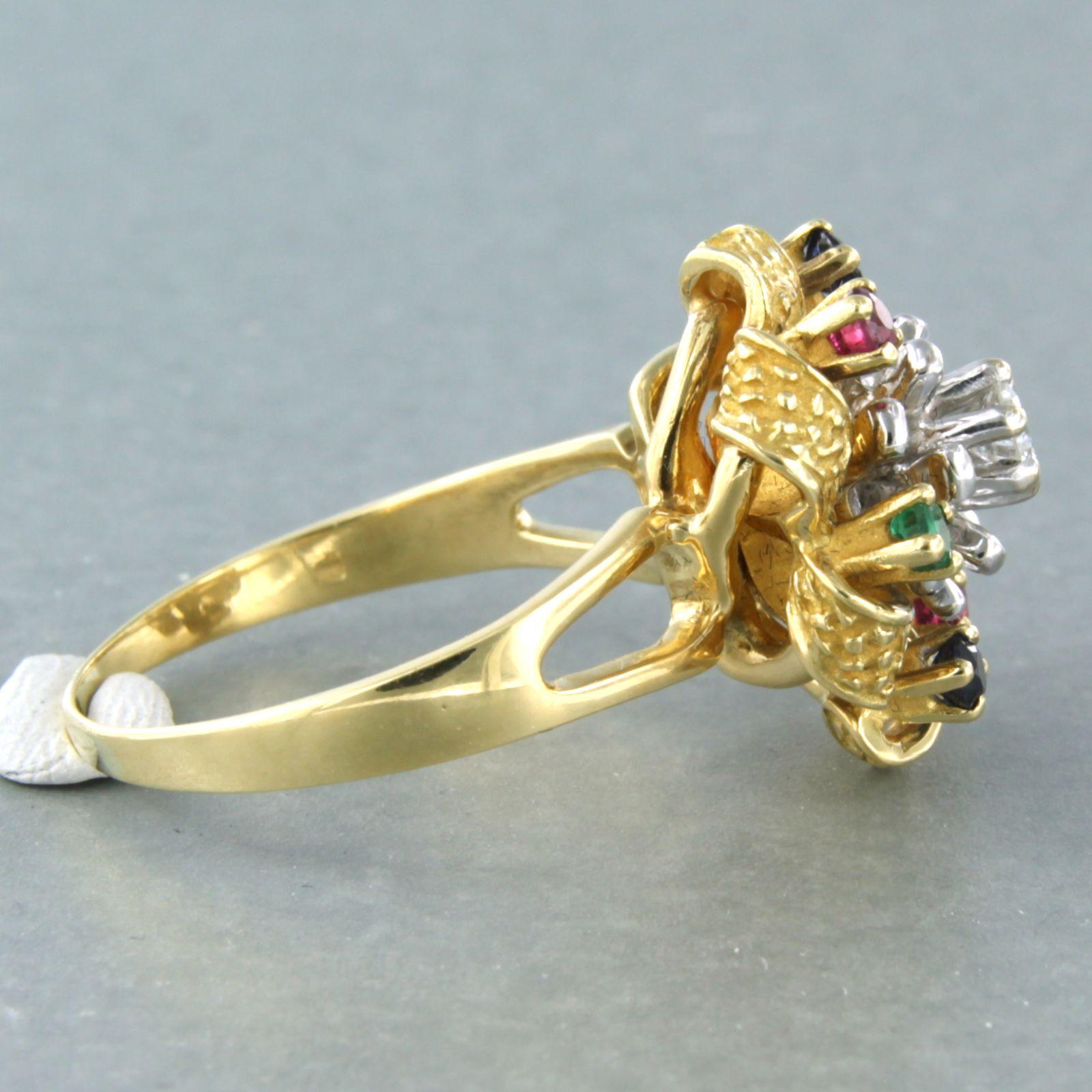 Ring with emerald, sapphire, ruby and brilliant cut diamond 18k bicolour gold In Excellent Condition For Sale In The Hague, ZH