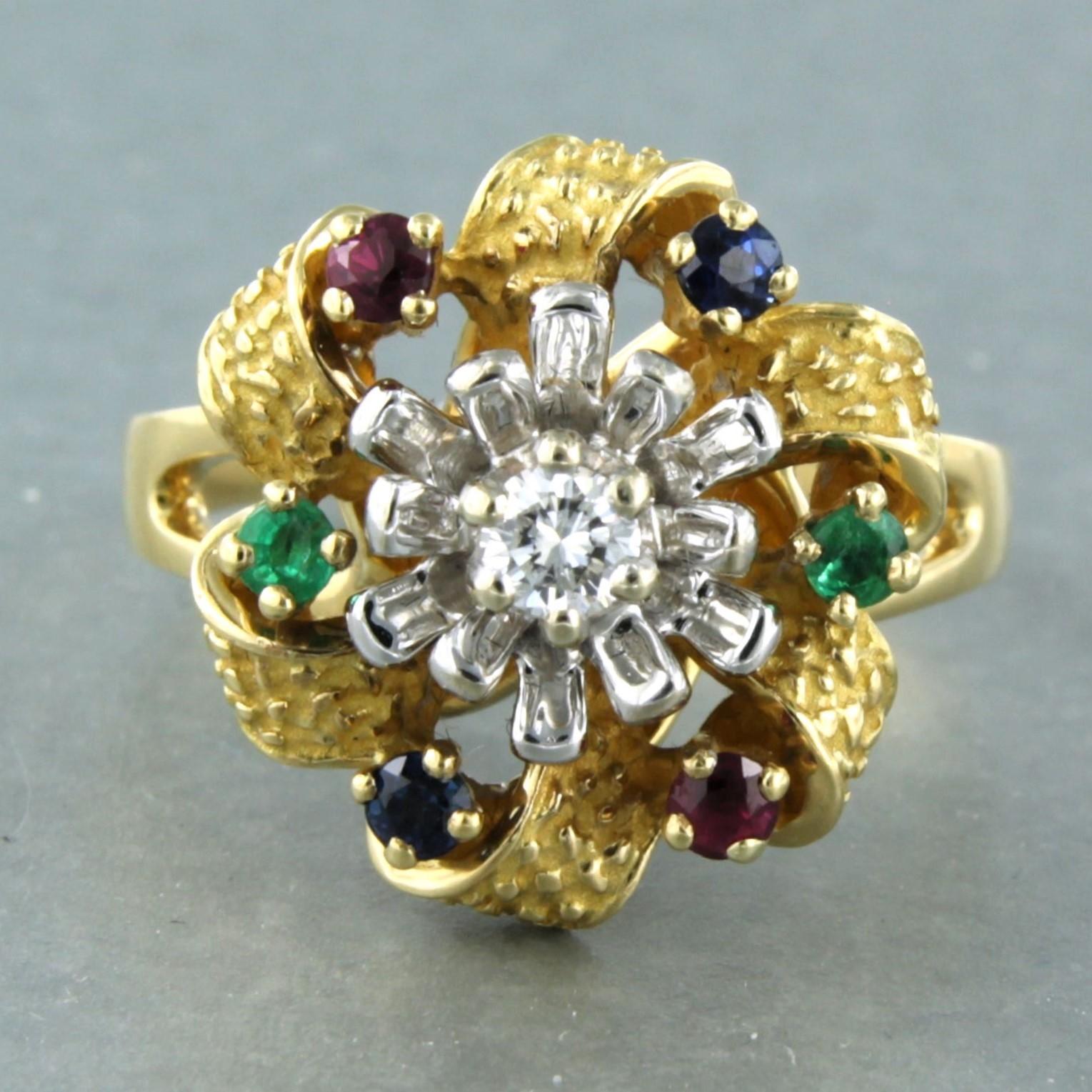 18k Bicolor-Goldring mit Smaragd, Saphir, Rubin und Diamant im Brillantschliff bis zu 0,15 ct - F/G - VS/SI - Ringgröße U.S. 10 - EU. 20(62)

detaillierte Beschreibung:

die Oberseite des Rings ist 1,9 cm breit und 1,2 cm hoch

Gewicht 12,0