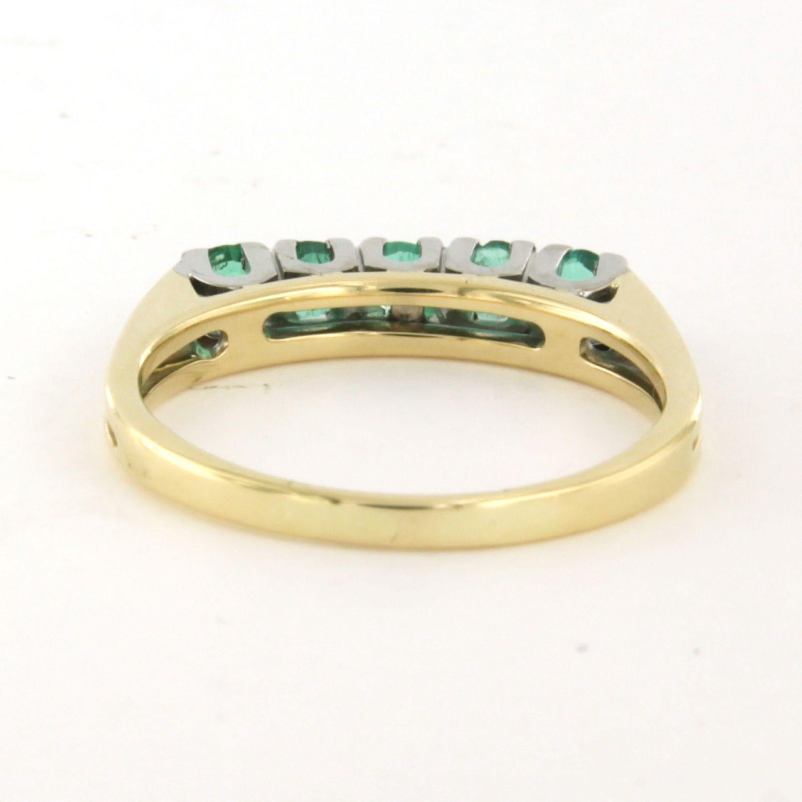 Taille brillant Bague avec émeraude jusqu'à 0,50ct 3,9 grammes Or bicolore 14k en vente