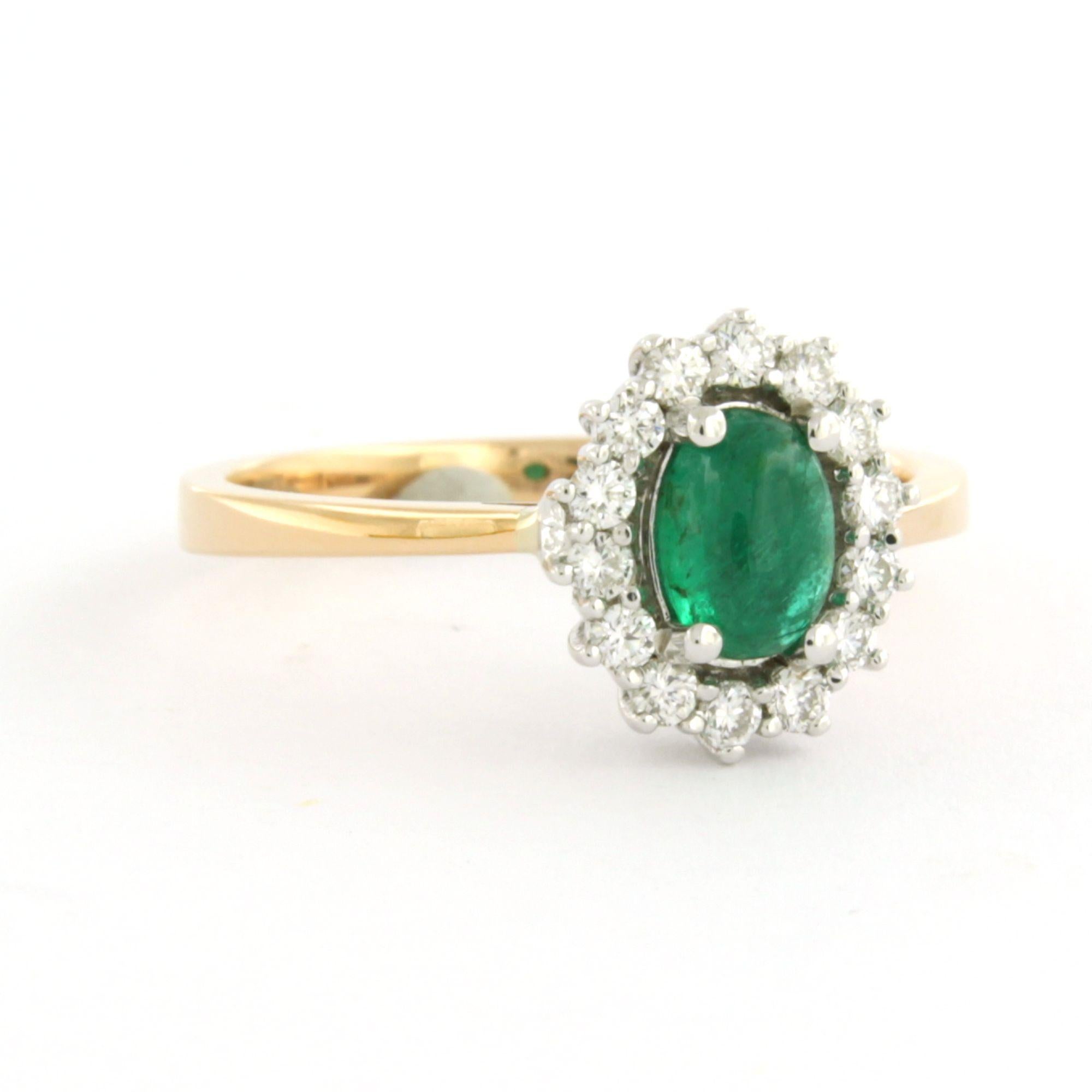 Bague avec émeraude jusqu'à 0,74ct et diamants taille brillant jusqu'à 0,26ct Or 18k Pour femmes en vente