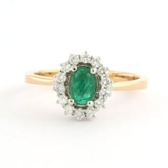 Bague avec émeraude jusqu'à 0,74ct et diamants taille brillant jusqu'à 0,26ct Or 18k