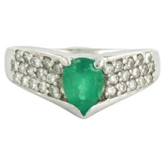 Ring with emerald up to 0.80ct and brilliant cut diamonds up to 0.45ct Platinum