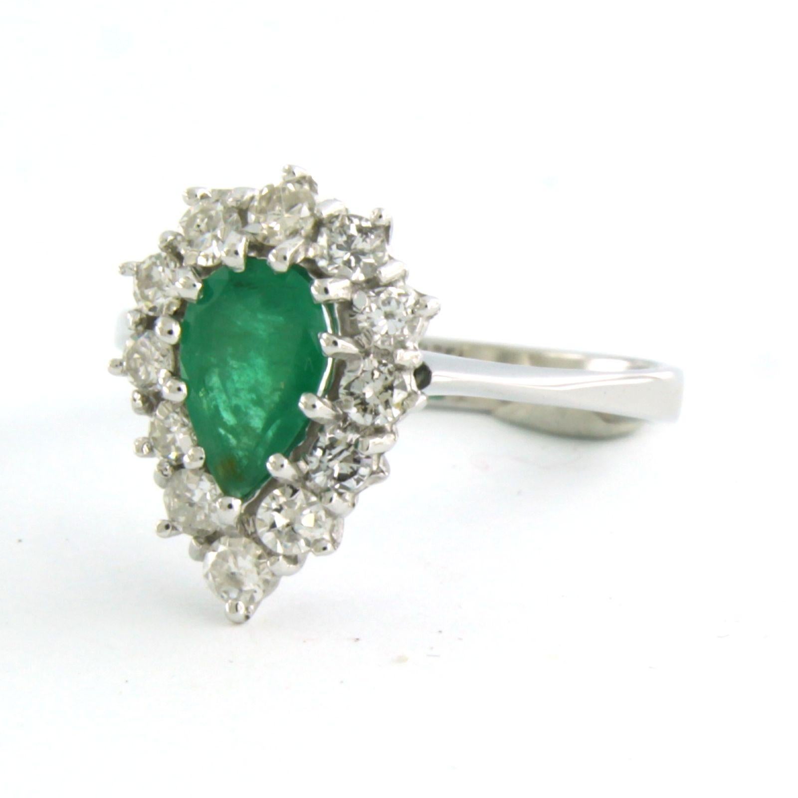 Ring with emerald up to 1.00ct and brilliant cut diamonds up to 0.50ct 14k gold (Brillantschliff) im Angebot