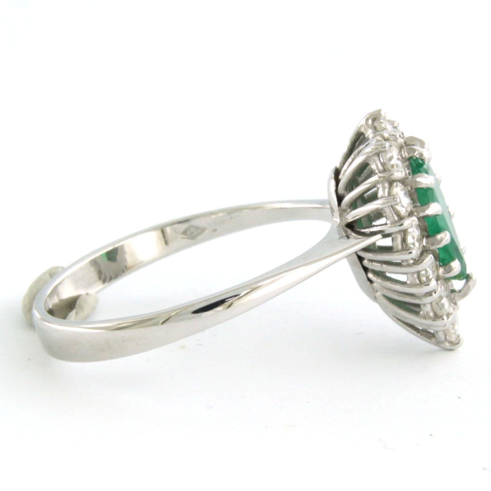 Ring with emerald up to 1.00ct and brilliant cut diamonds up to 0.50ct 14k gold Damen im Angebot