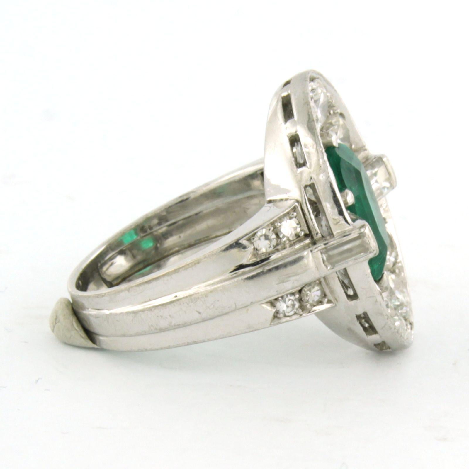 Ring mit Smaragd bis zu 1,50ct und Diamanten bis zu 3,00ct 18k Gold 11,8 Gramm (Moderne) im Angebot
