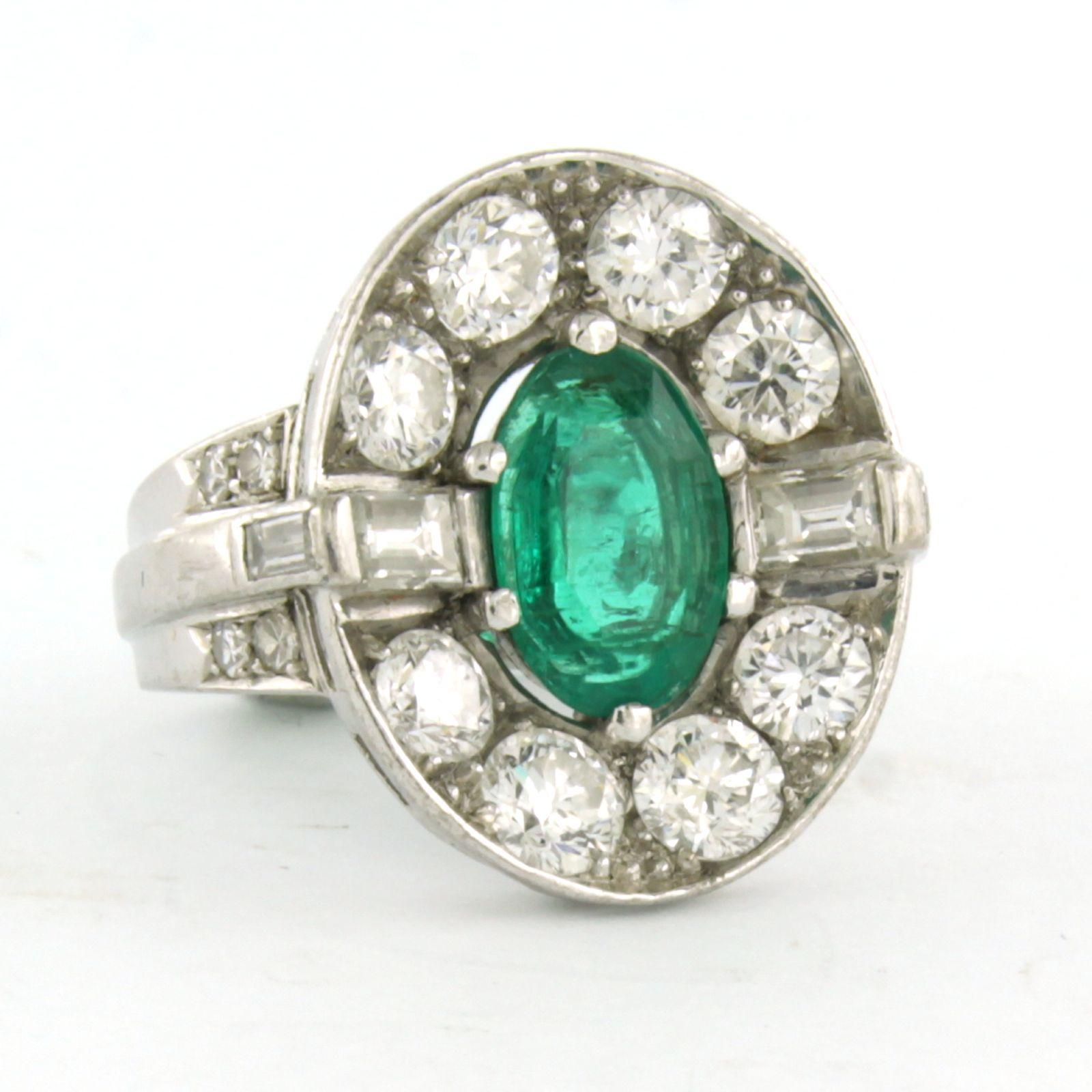 Ring mit Smaragd bis zu 1,50ct und Diamanten bis zu 3,00ct 18k Gold 11,8 Gramm im Zustand „Hervorragend“ im Angebot in The Hague, ZH