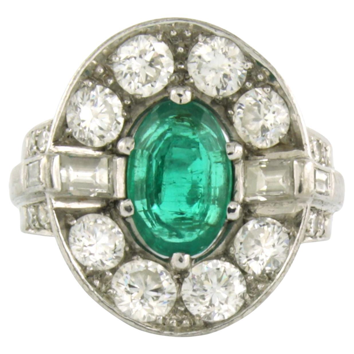 Ring mit Smaragd bis zu 1,50ct und Diamanten bis zu 3,00ct 18k Gold 11,8 Gramm im Angebot