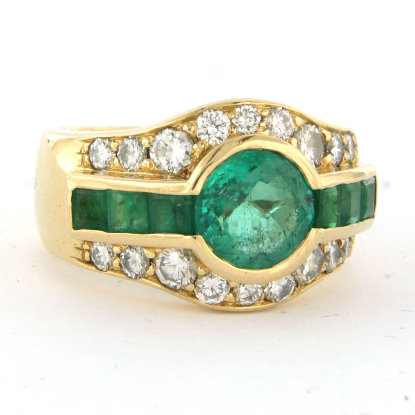 Modern Ring with emerald up to 2.50ct and brilliant cut diamonds up to 1.00ct 18k gold For Sale