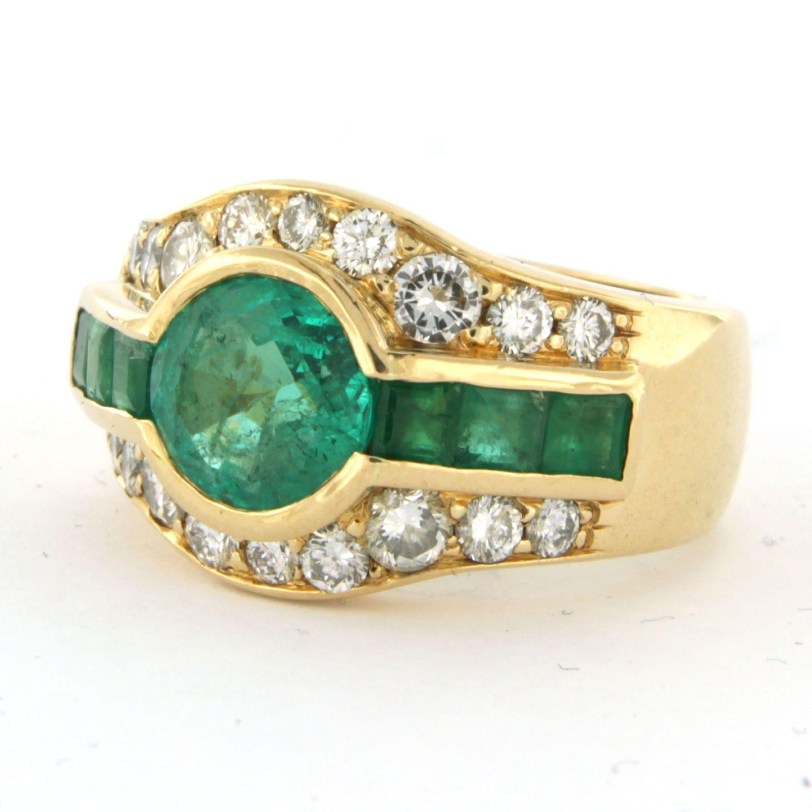 Brilliant Cut Ring with emerald up to 2.50ct and brilliant cut diamonds up to 1.00ct 18k gold For Sale