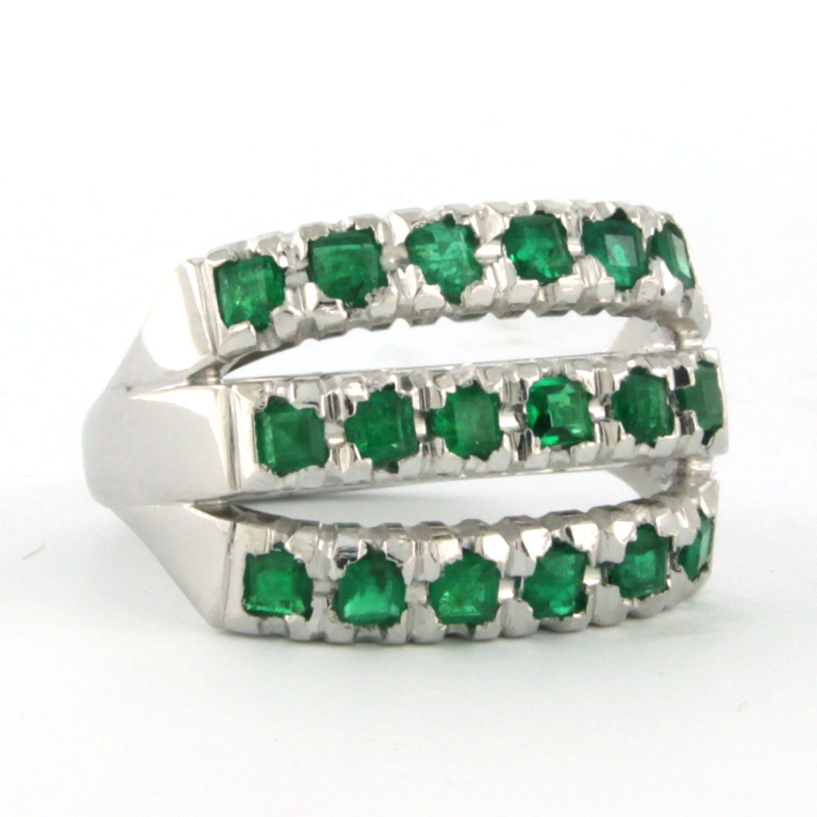 Modern Ring with emerald up to 3.50ct 18k white gold For Sale