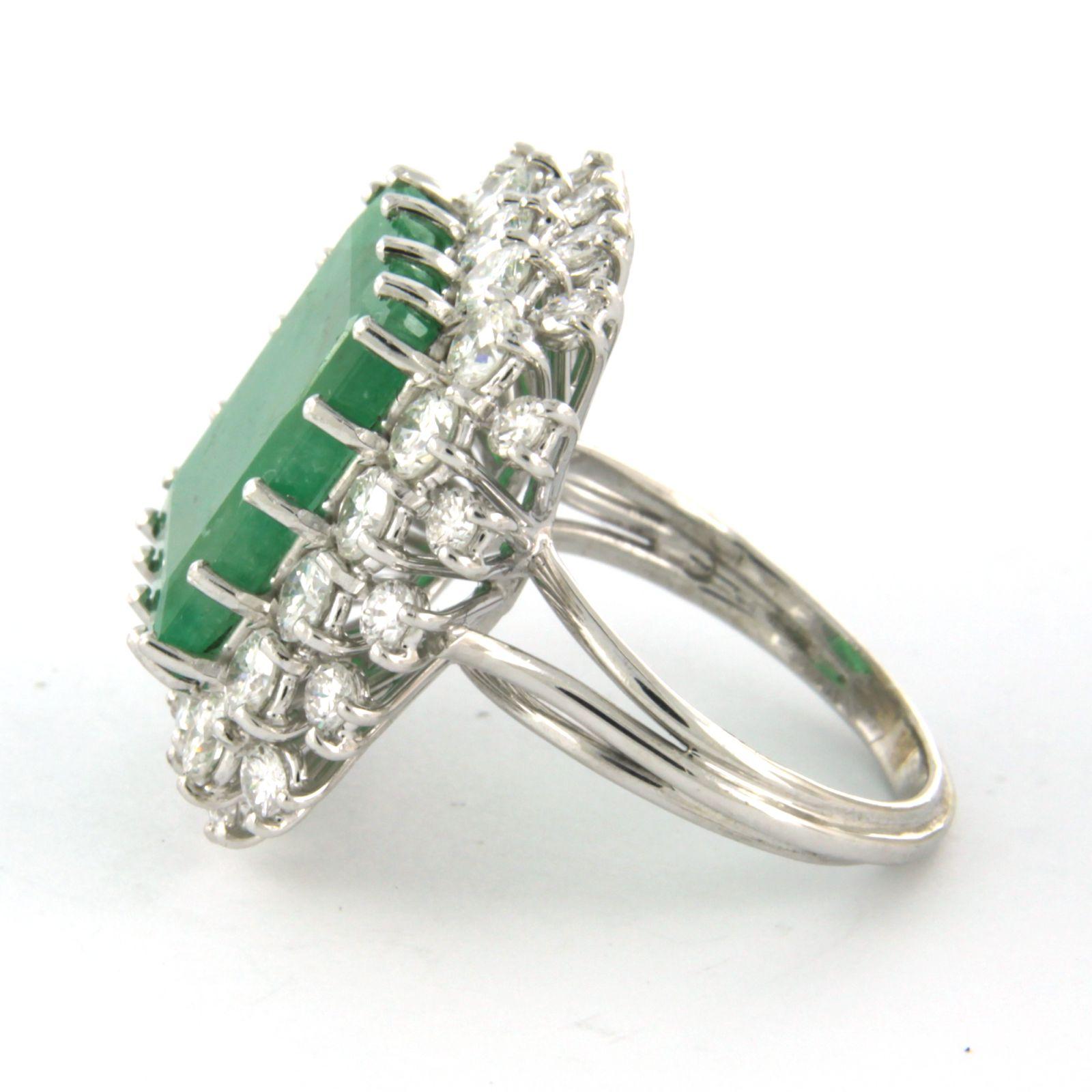 Ring mit Smaragd bis zu 5,00ct und Diamanten im Brillantschliff bis zu 4,00ct 14k Gold (Moderne) im Angebot