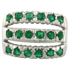 Anillo con esmeraldas de hasta 3,50 ct - 11,8 gramos - oro blanco de 18k
