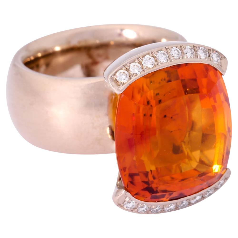 Ring with fine mandarin garnet For Sale