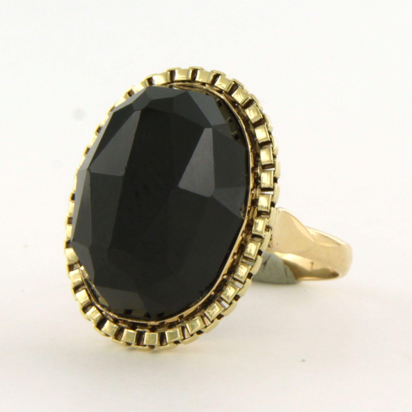Ring with garnet 7.5 grams 14k yellow gold In Excellent Condition For Sale In The Hague, ZH