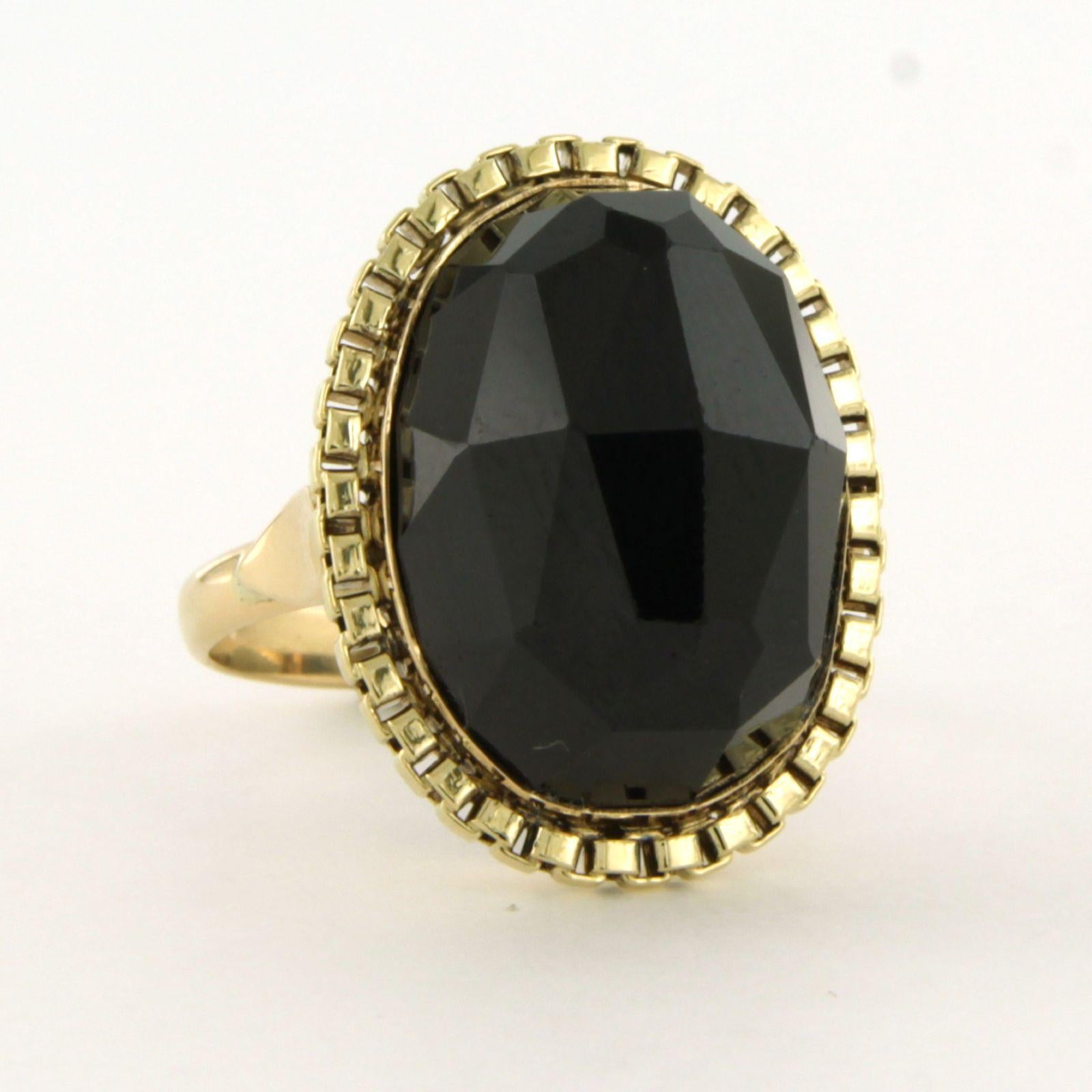 Women's Ring with garnet 7.5 grams 14k yellow gold For Sale