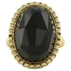 Antique Ring with garnet 7.5 grams 14k yellow gold