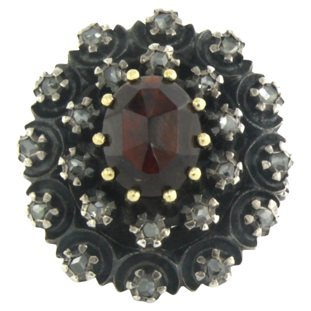 Bague avec grenat et diamants taille rose Or 18k et argent 11,2 grammes
