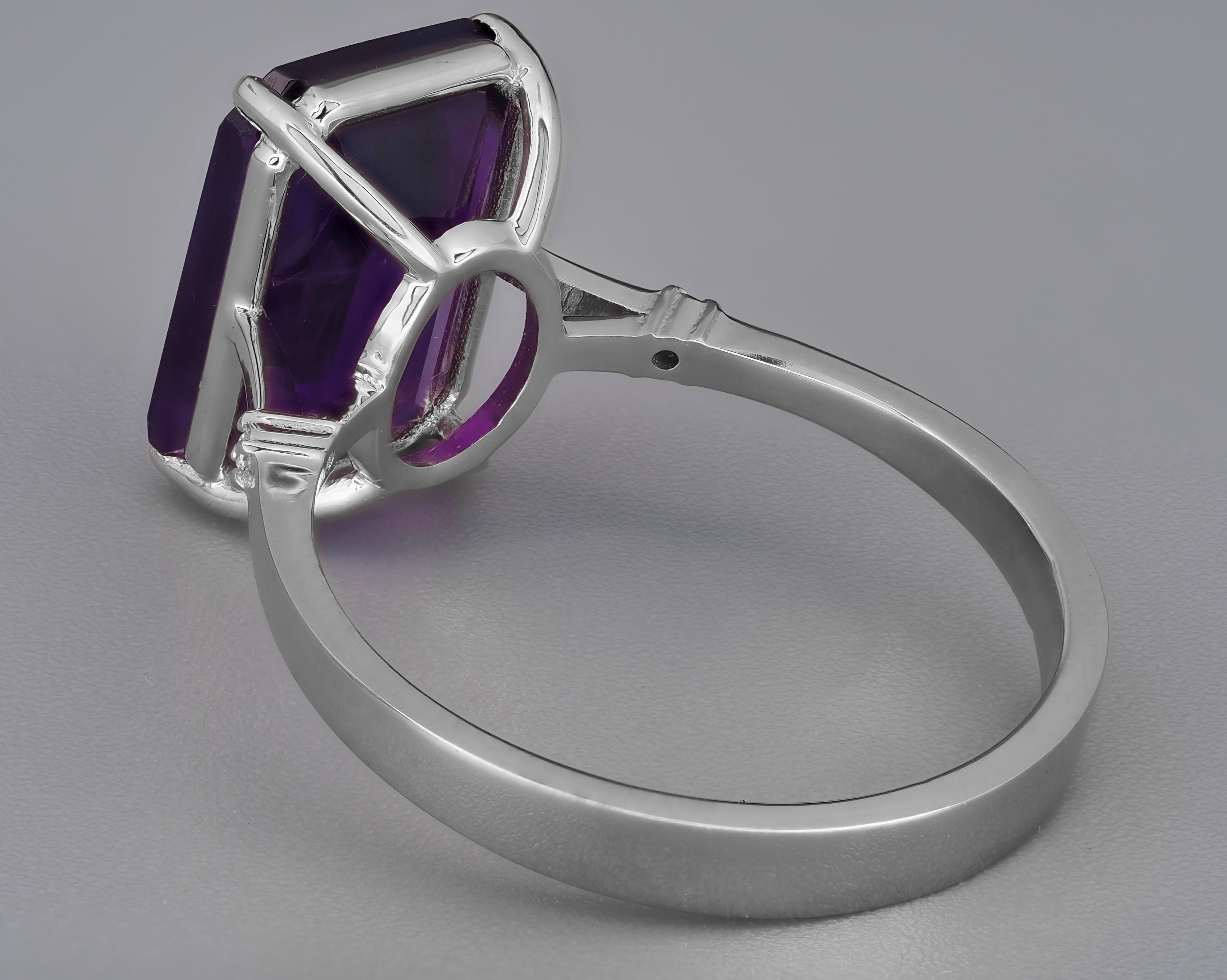 Ring with Genuine Amethyst and Diamonds For Sale 1
