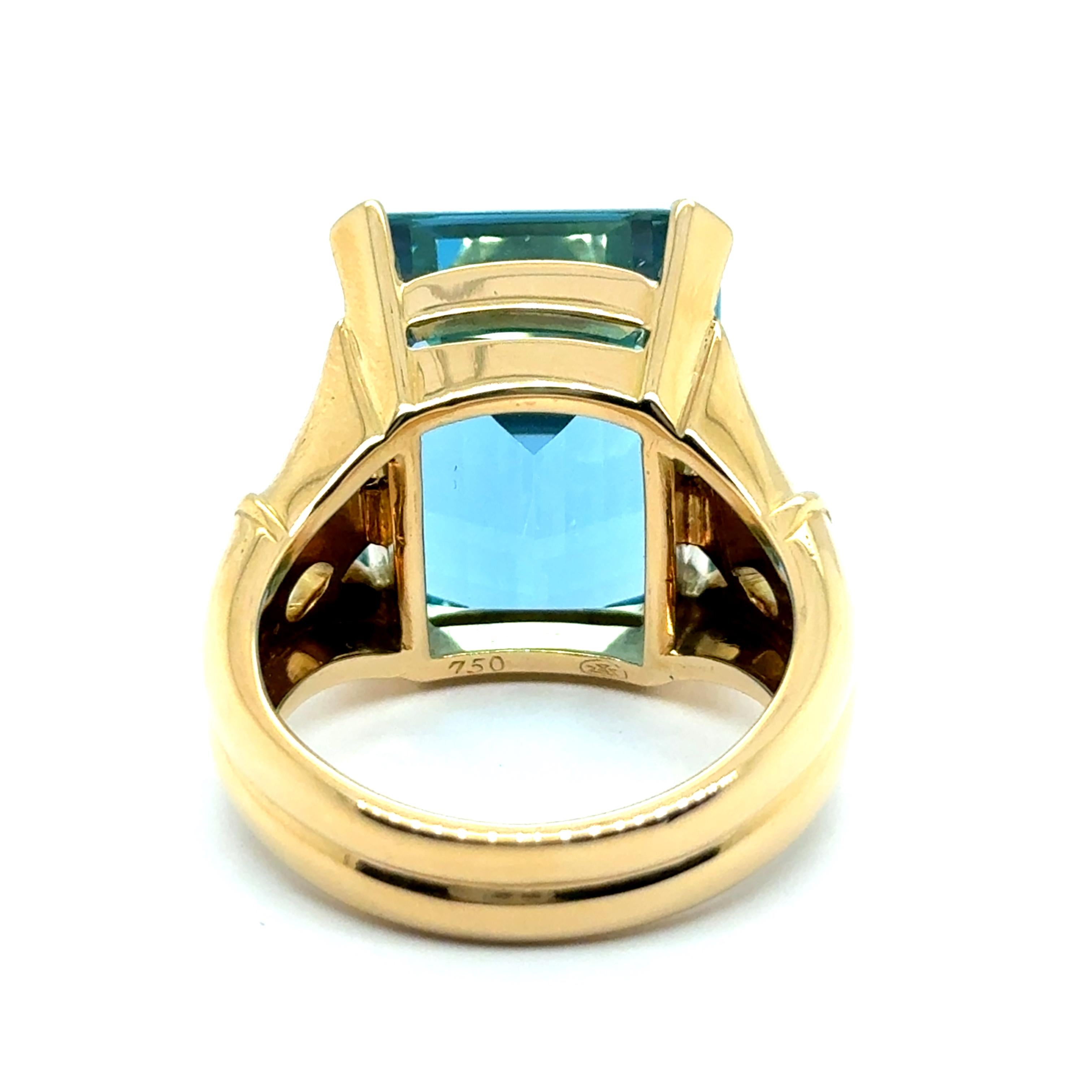 Ring with Georgeos Aquamarine in 18 Karat Yellow Gold by Gübelin For Sale 6