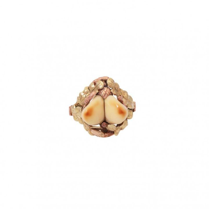 GG/RG 14K, 12.2 g, RW: 64, 2nd half of the 20th century, slight signs of wear. (22)

Ring with deer teeth, 14K YG/RG, 12.2 g, ring size 64, 2nd half 20th century, minor signs of wear.