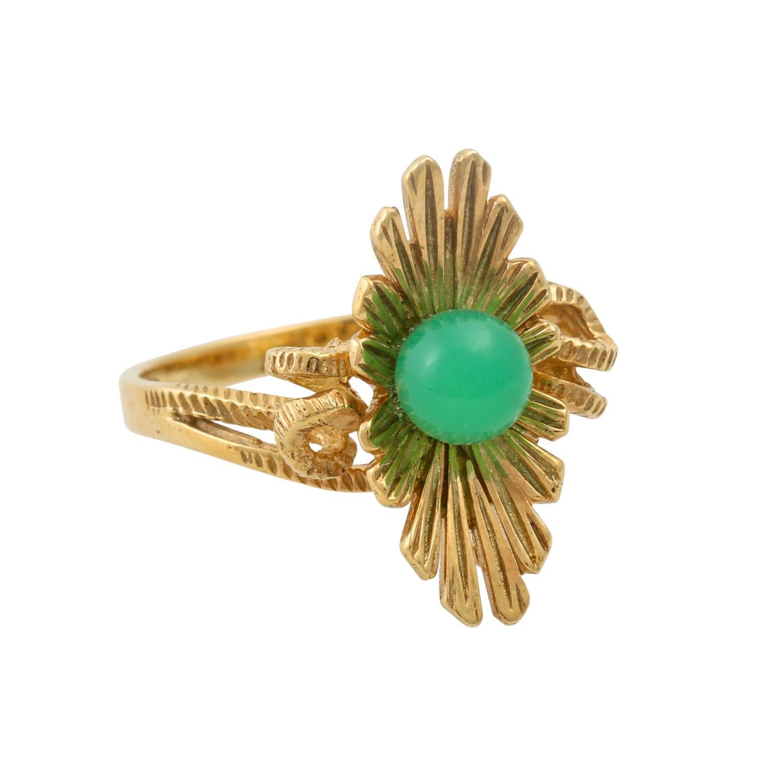 Ring with a green color stone ball, GG 14K, RW 53.
