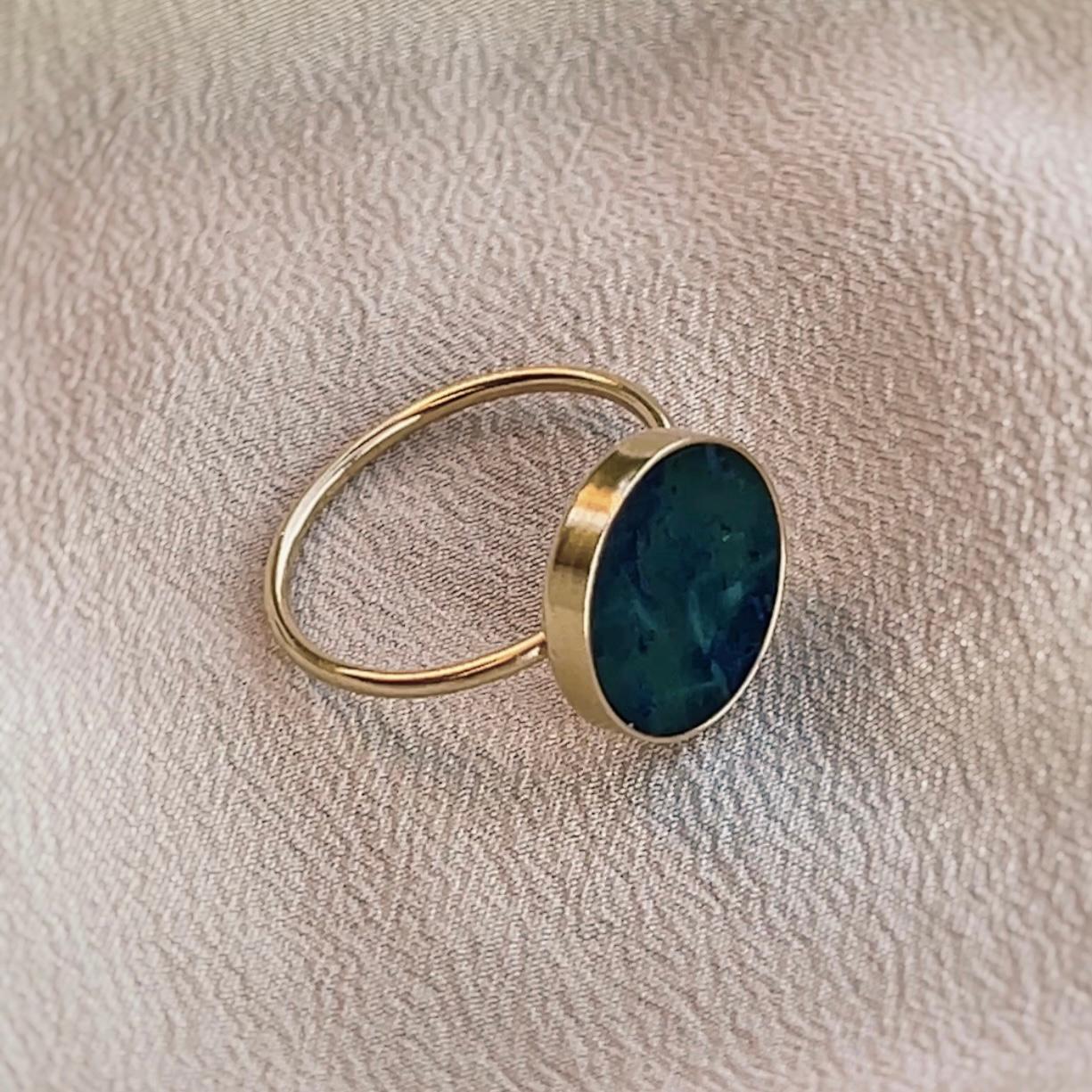 The Extravagance ring is one of the jewels that can not stay unnoticed. You will love the simplicity of its form, beautifully combined with the captivating green colour of the natural stone.

Nephrite jade which adornes the ring promotes good