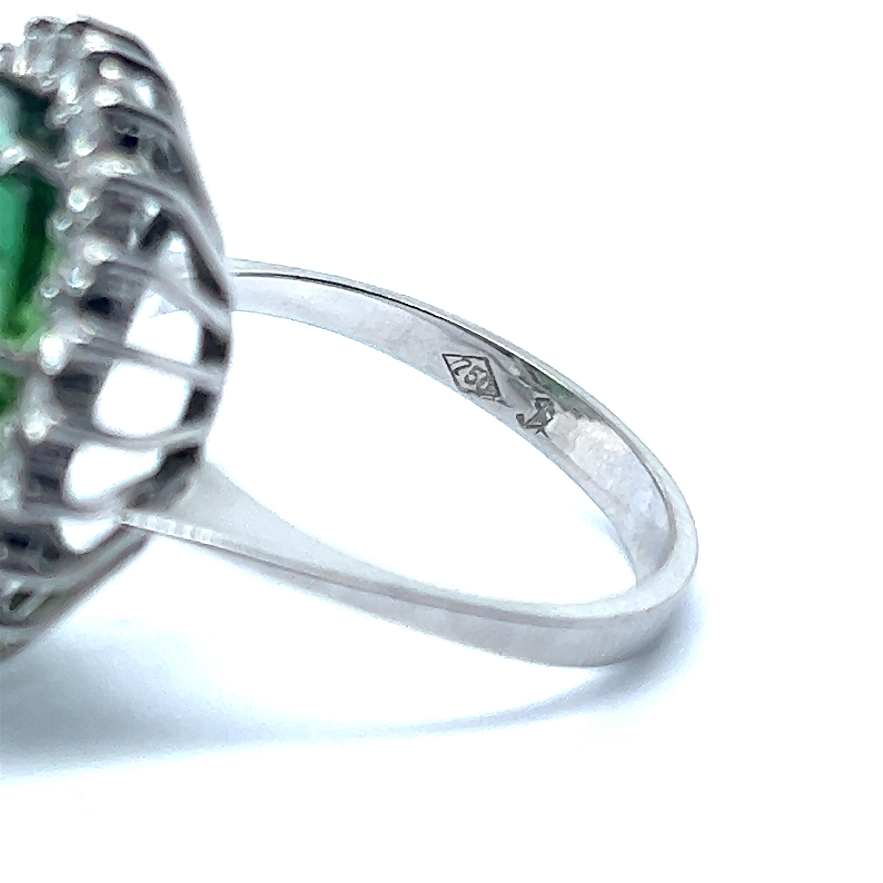 Anello con tormalina verde e diamanti in oro bianco 18 carati in vendita 1