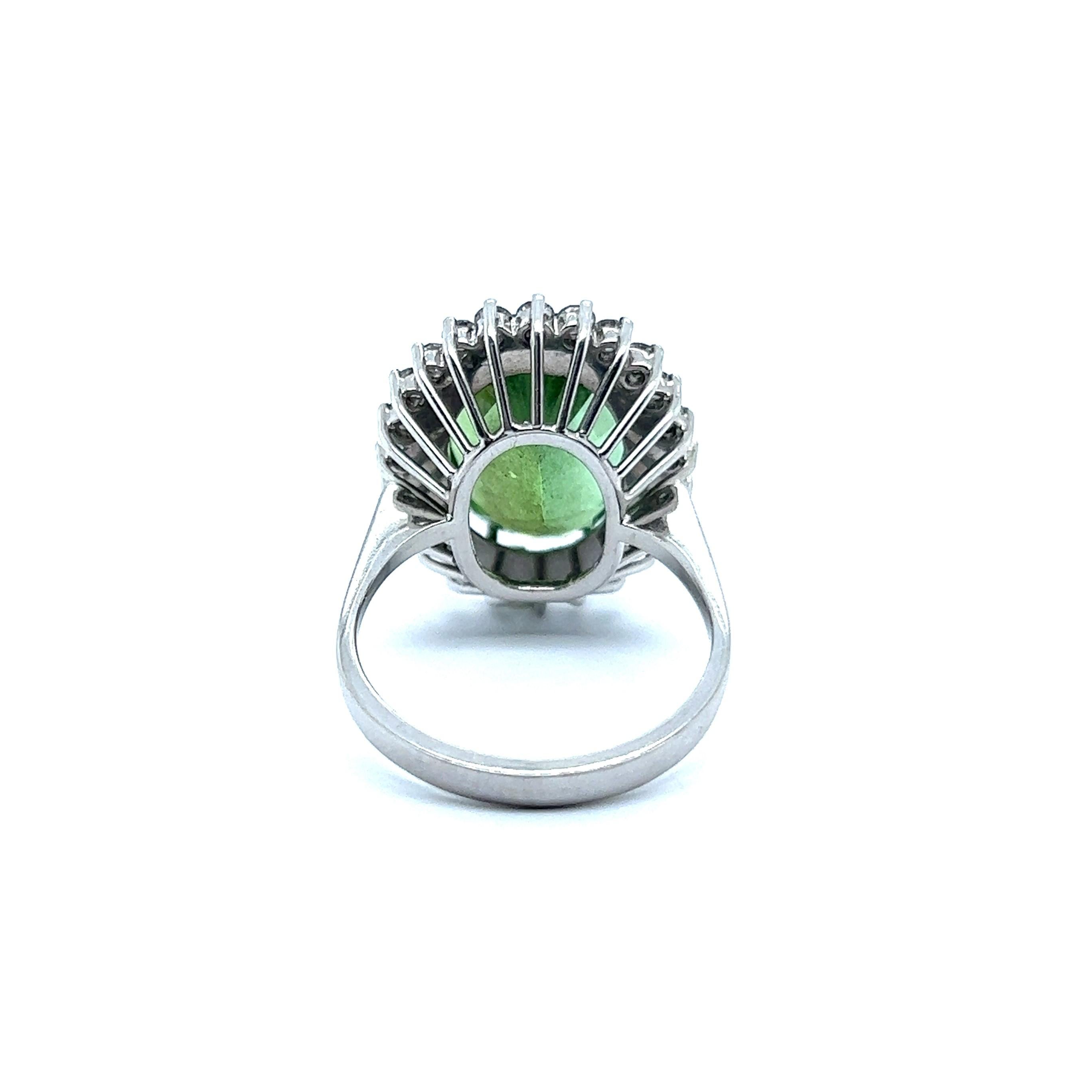 Ring with Green Tourmaline and Diamonds in 18 Karat White Gold  For Sale 3
