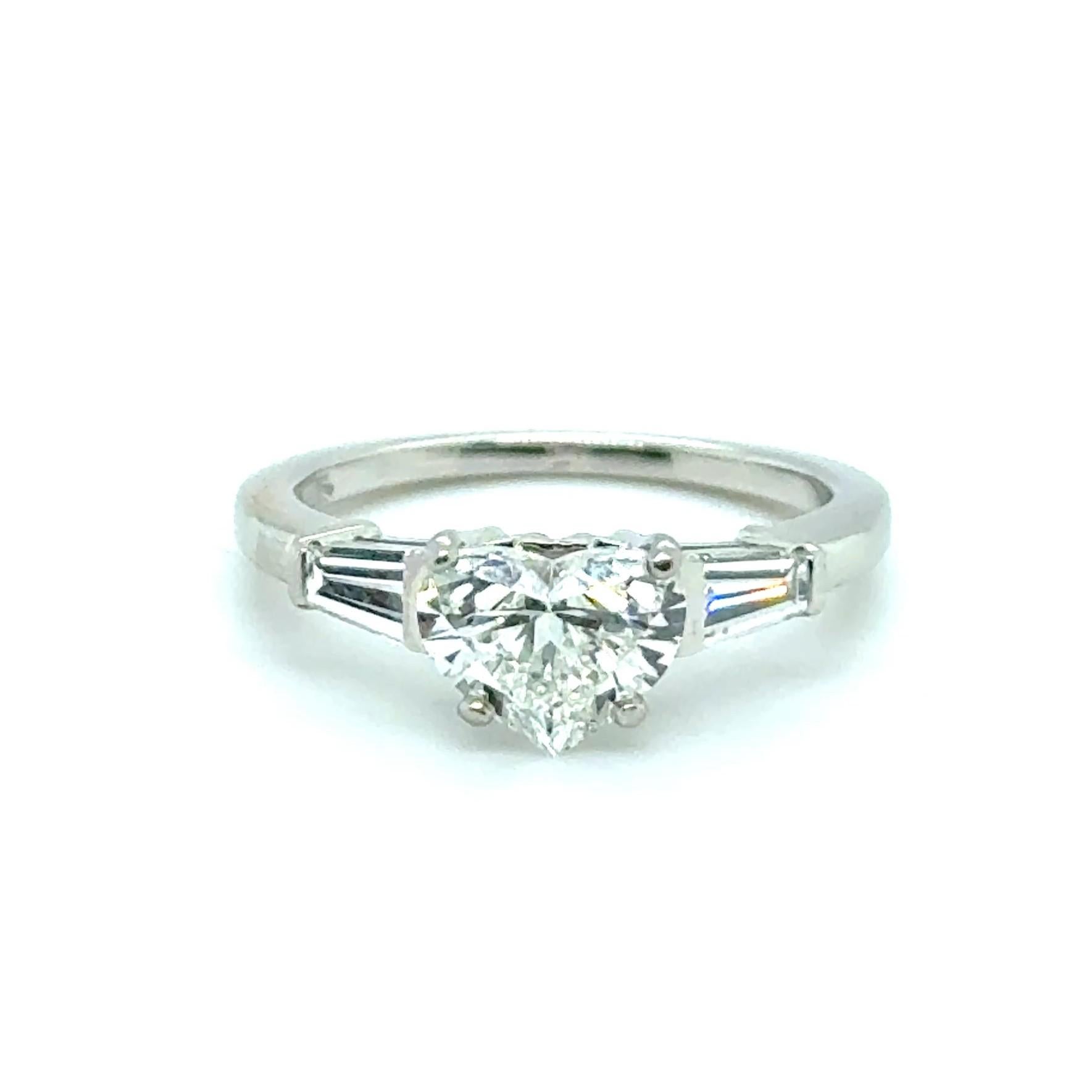 Ring with Heart Shaped Diamond in Platinum 950 by Bvlgari For Sale 3