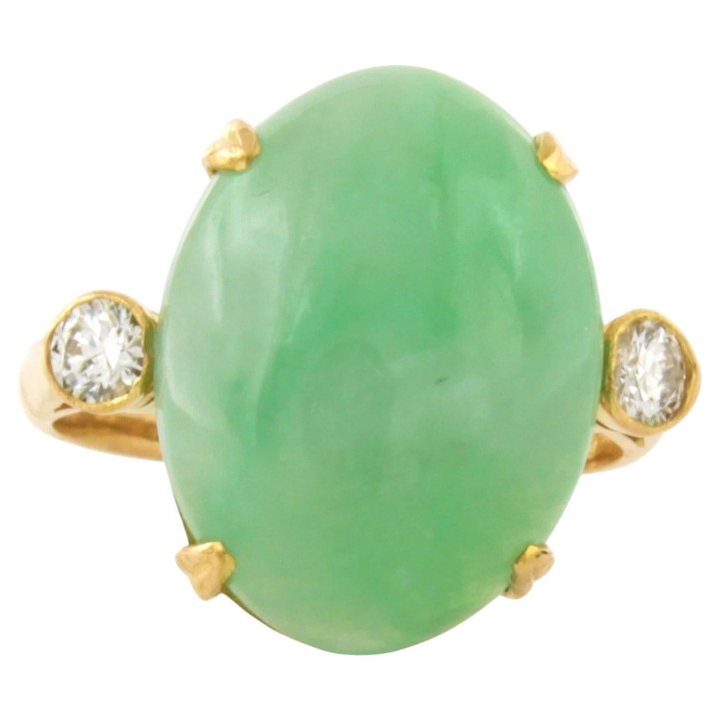 Ring with jade and brilliant cut diamonds up to 0.20ct 20k gold 5.0 grams