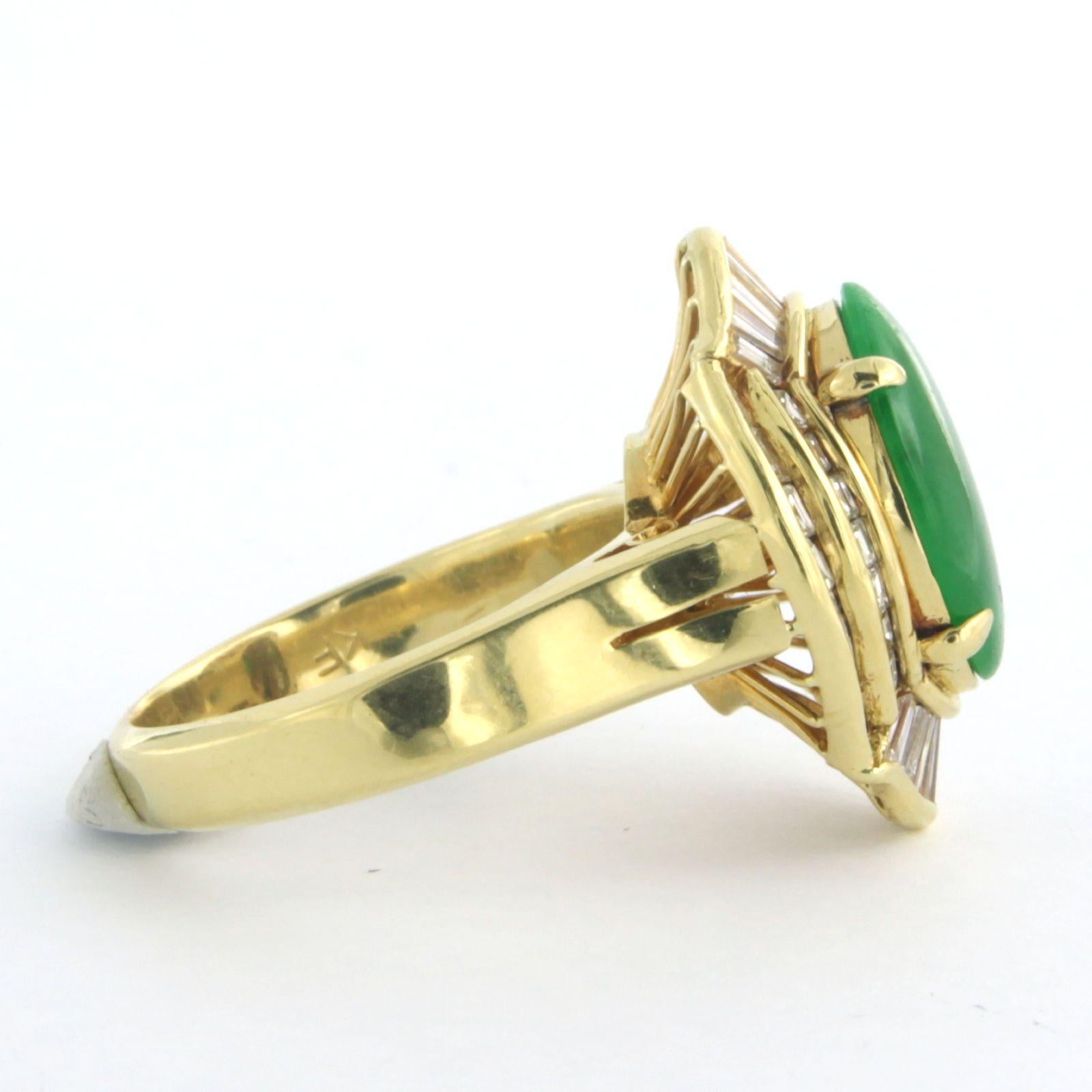 Ring aus 18 kt Gelbgold mit Jade und Diamant 1.00 ct - Ringgröße U.S. 7 - EU. 17.25(54)

ausführliche Beschreibung

 die Oberseite des Rings ist 2,1 cm breit und 1,0 cm hoch

Gewicht 8,8 Gramm

Ringgröße U.S. 7 - EU. 17.25(54), Ring kann zum