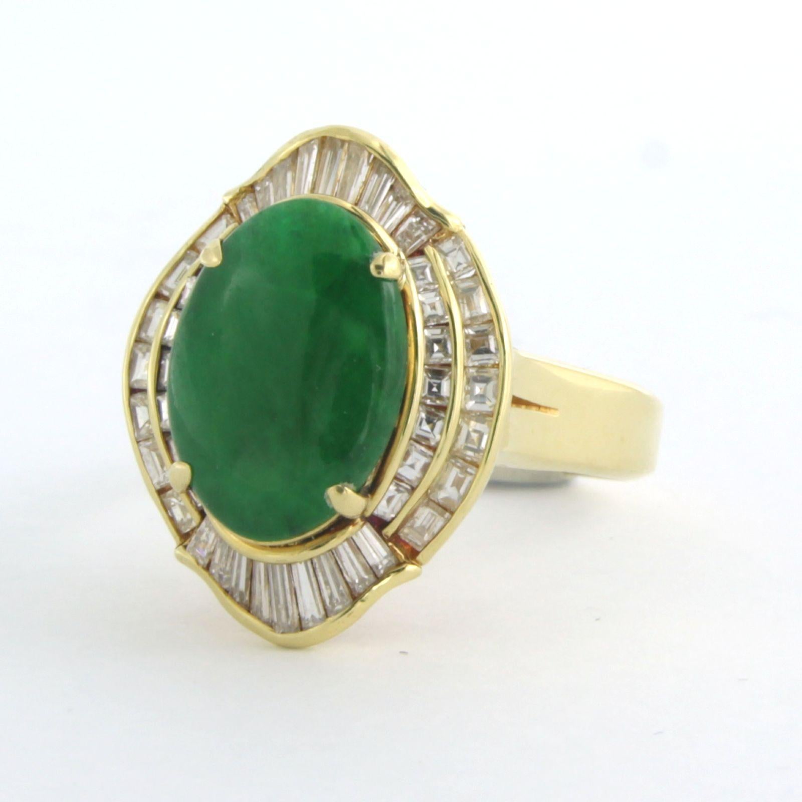 Ring with jade and diamonds 18k yellow gold In Good Condition For Sale In The Hague, ZH
