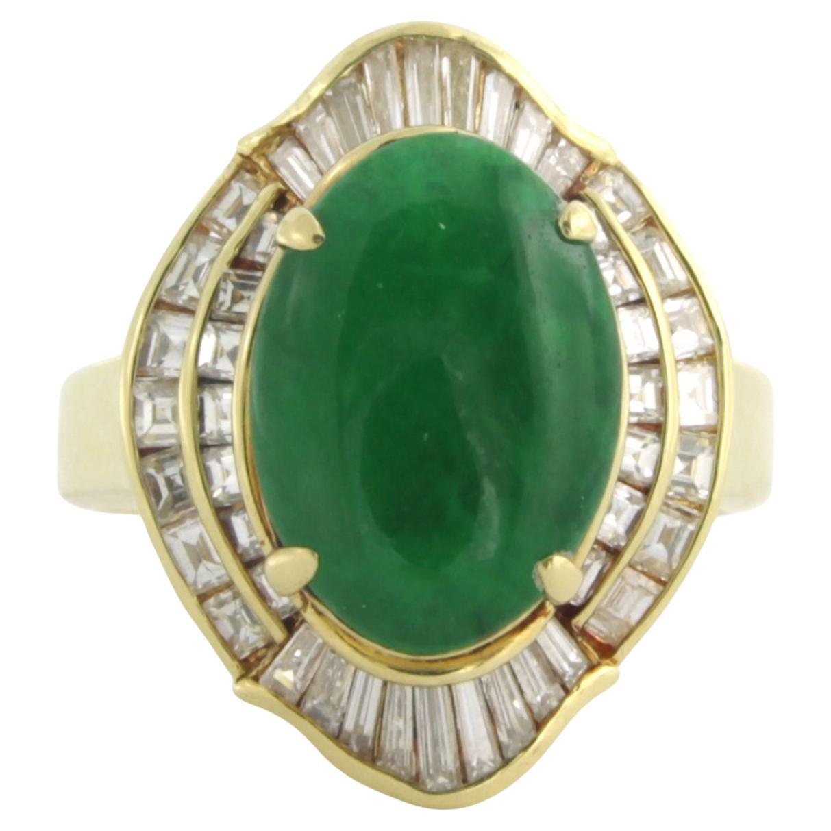 Ring mit Jade und sich verjüngenden, quadratisch geschliffenen Diamanten bis zu 1,00ct 18k Gold 8,8 Gramm im Angebot