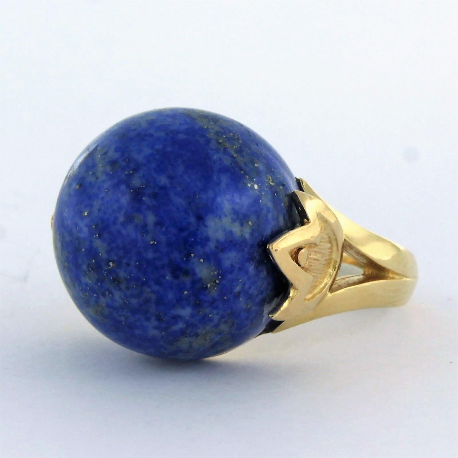Rétro Ring with lapis lazuli 14.3 grams 18k yellow gold ringsize U.S. 8.5 en vente