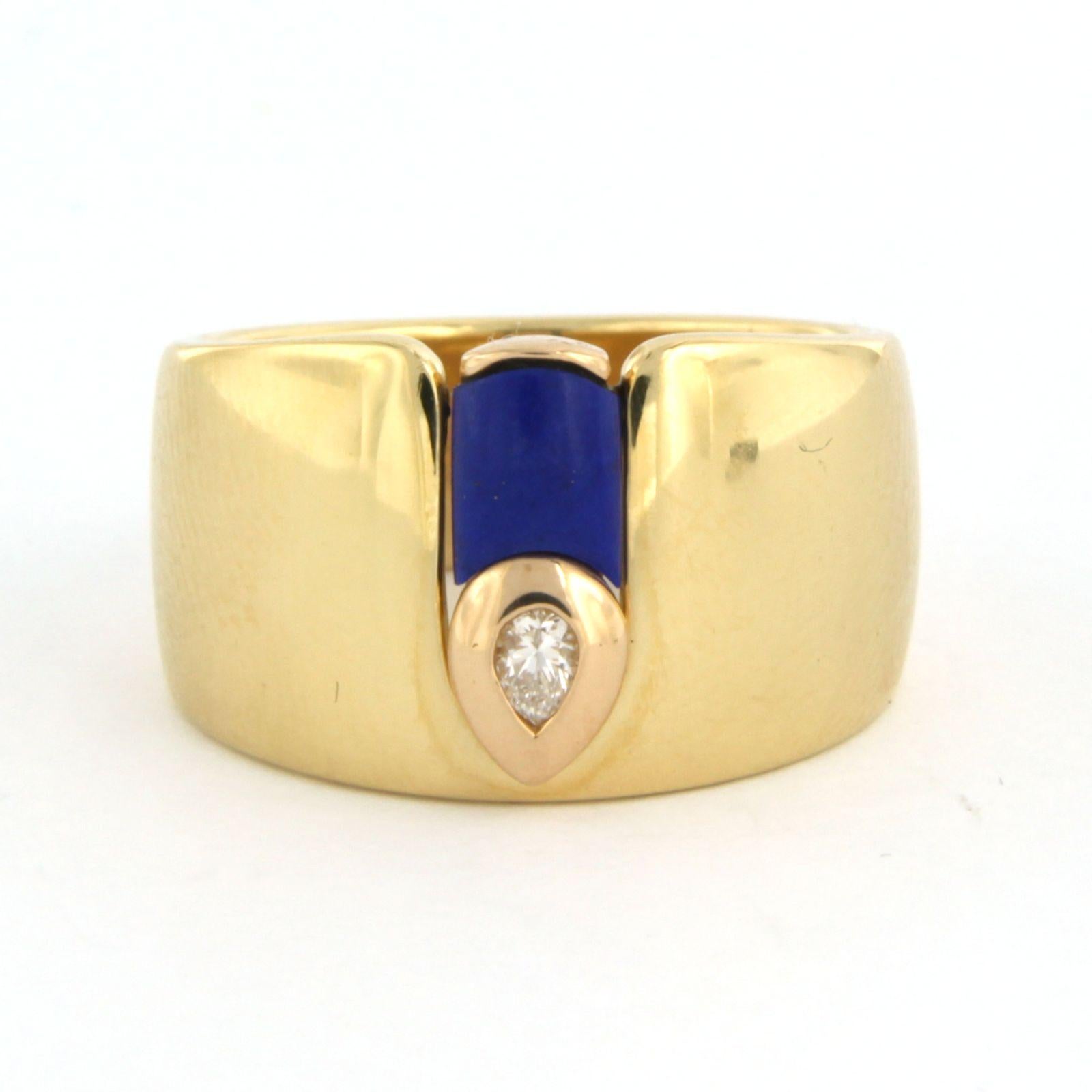 Bague en or jaune 18k sertie d'un lapis lazuli et d'un diamant poire 0.07 crt F/G VS/SI - taille U.S. 7 - EU. 17.25 (54)

description détaillée :

Le haut de l'anneau mesure 1,2 cm de large et 3,7 mm de haut.

Taille de l'anneau : 7 pour les