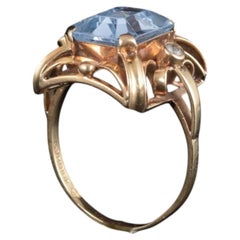 Ring with Light Blue Spinel. 18k gold ring. Denmark, ca. 1950/60s