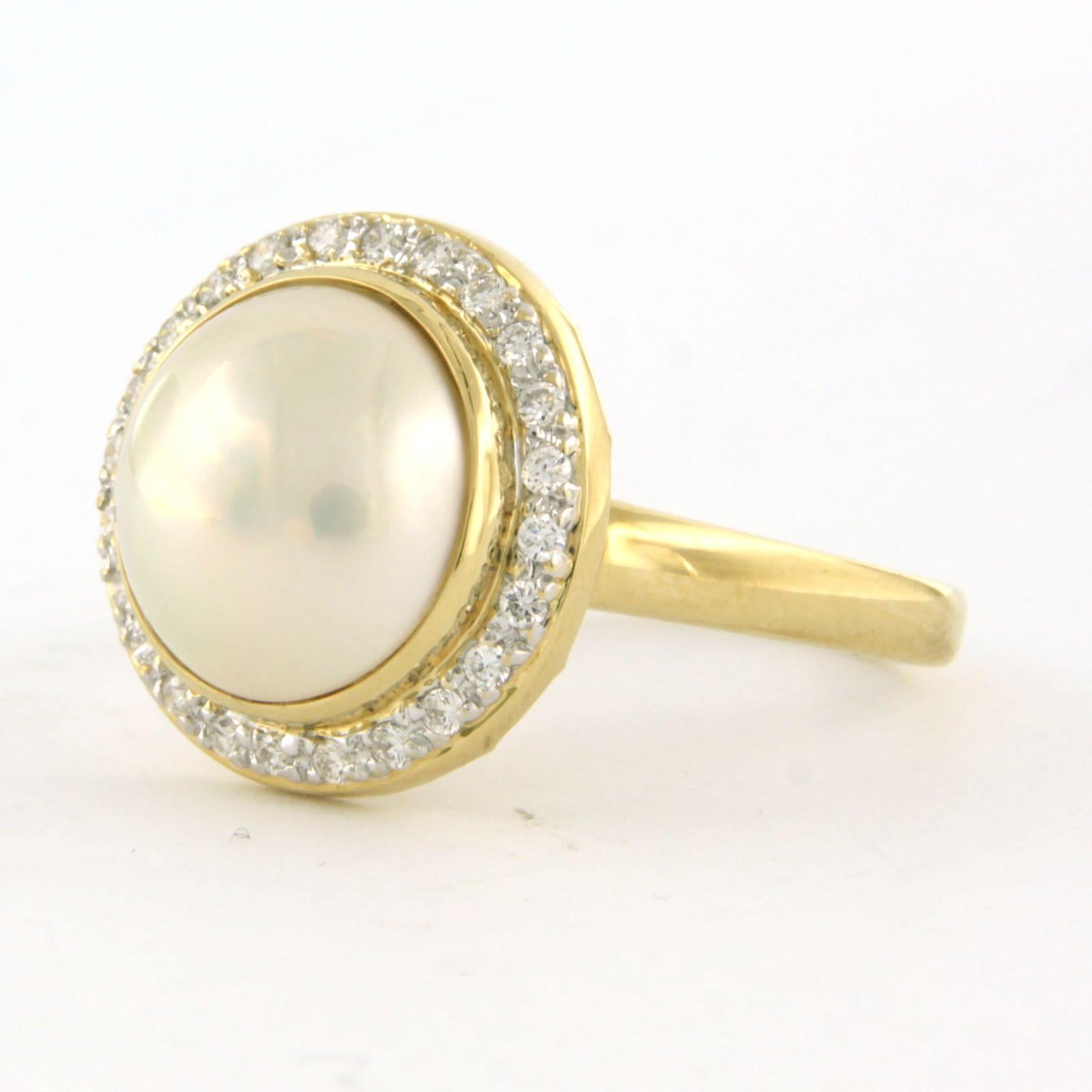 Moderno Ring with mabee pearl and brilliant cut diamonds up to 0.40ct 18k gold in vendita