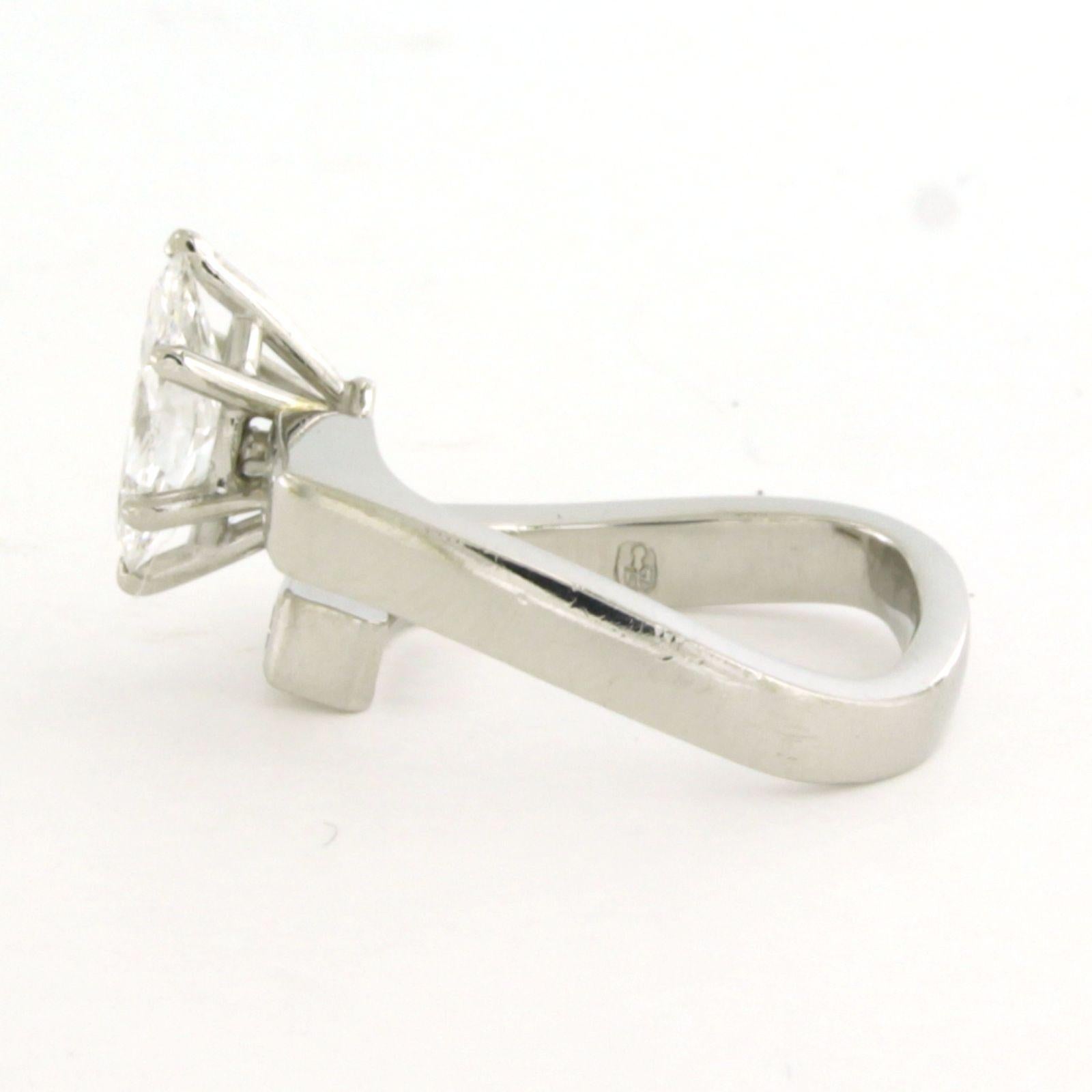 Marquise Cut Ring with marquise and baguette shaped diamonds up to 1.40ct platinum 8.0 grams For Sale