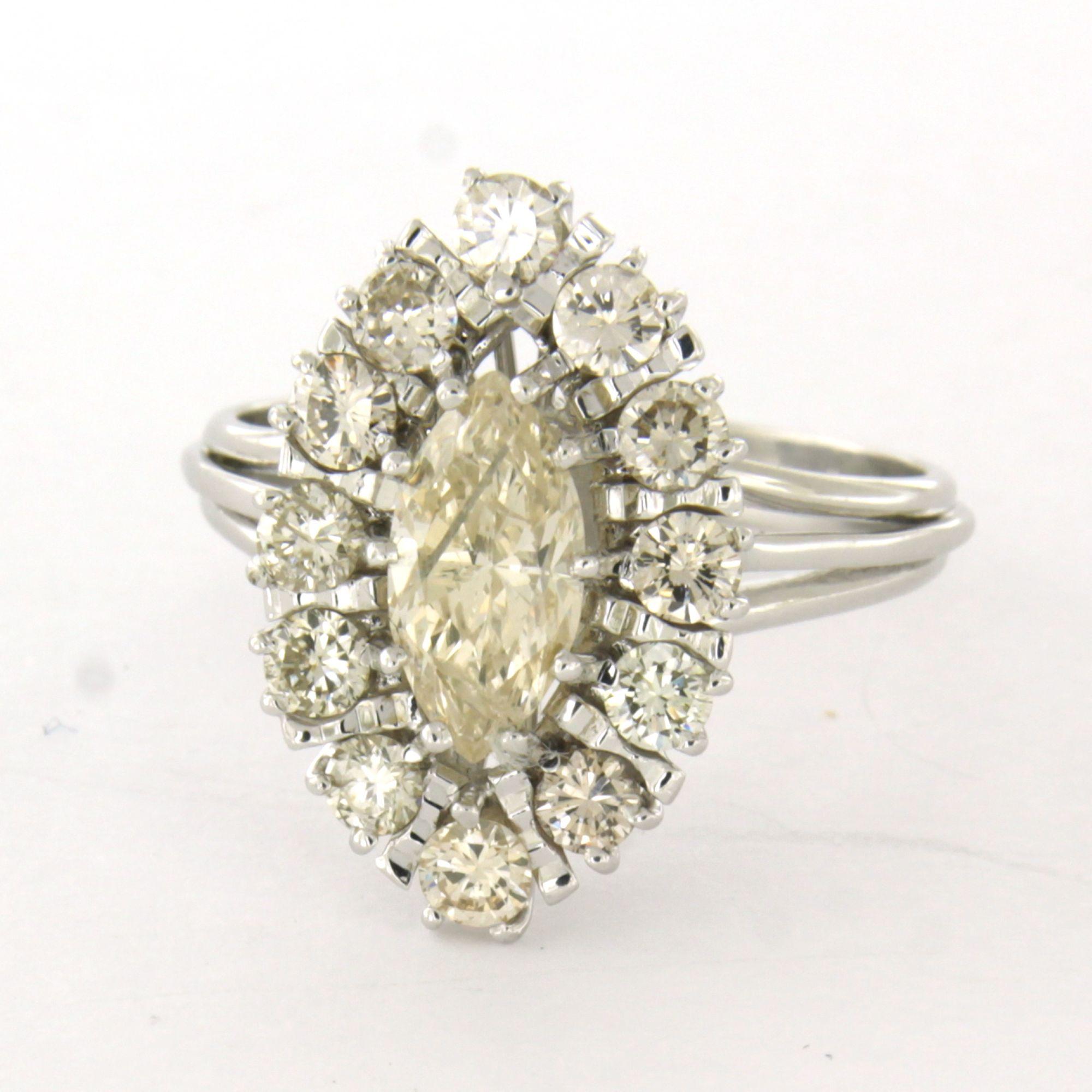 Ring mit Diamanten im Marquise- und Brillantschliff bis zu 1,80ct 18k Gold 5,6 Gramm im Angebot 1