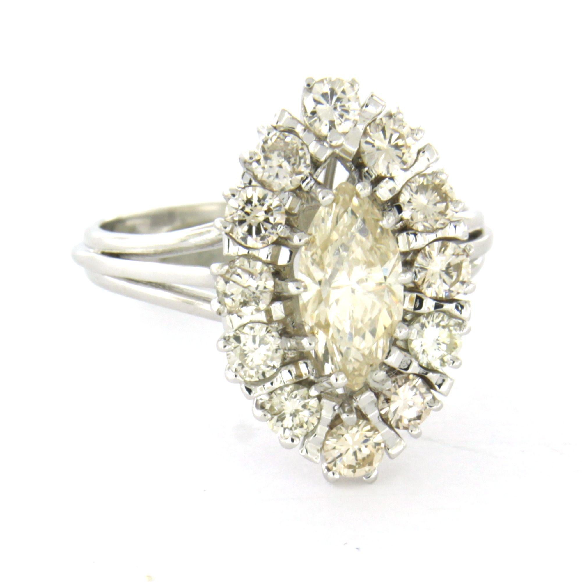 Ring mit Diamanten im Marquise- und Brillantschliff bis zu 1,80ct 18k Gold 5,6 Gramm im Angebot 2