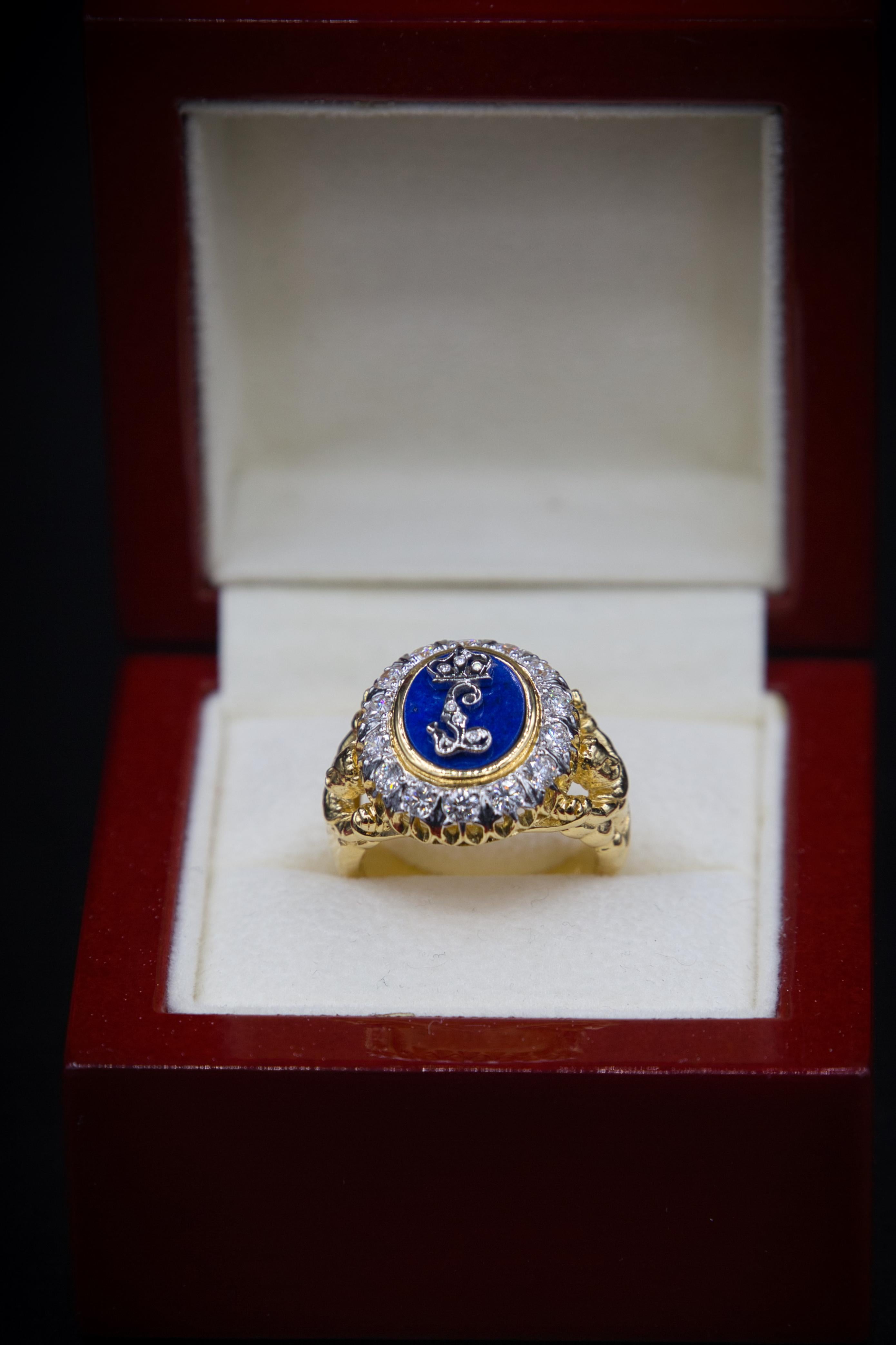 Brilliant Cut Ring with monogram diamond lapis 18 k For Sale
