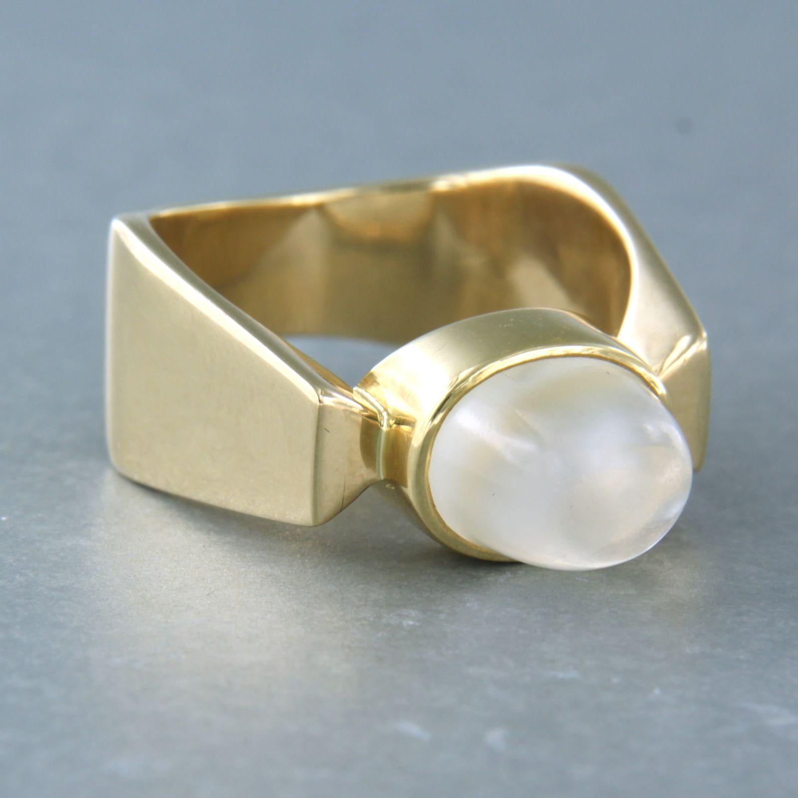 Ring mit Mondstein 14k Gelbgold 1 2,0 Gramm (Moderne) im Angebot