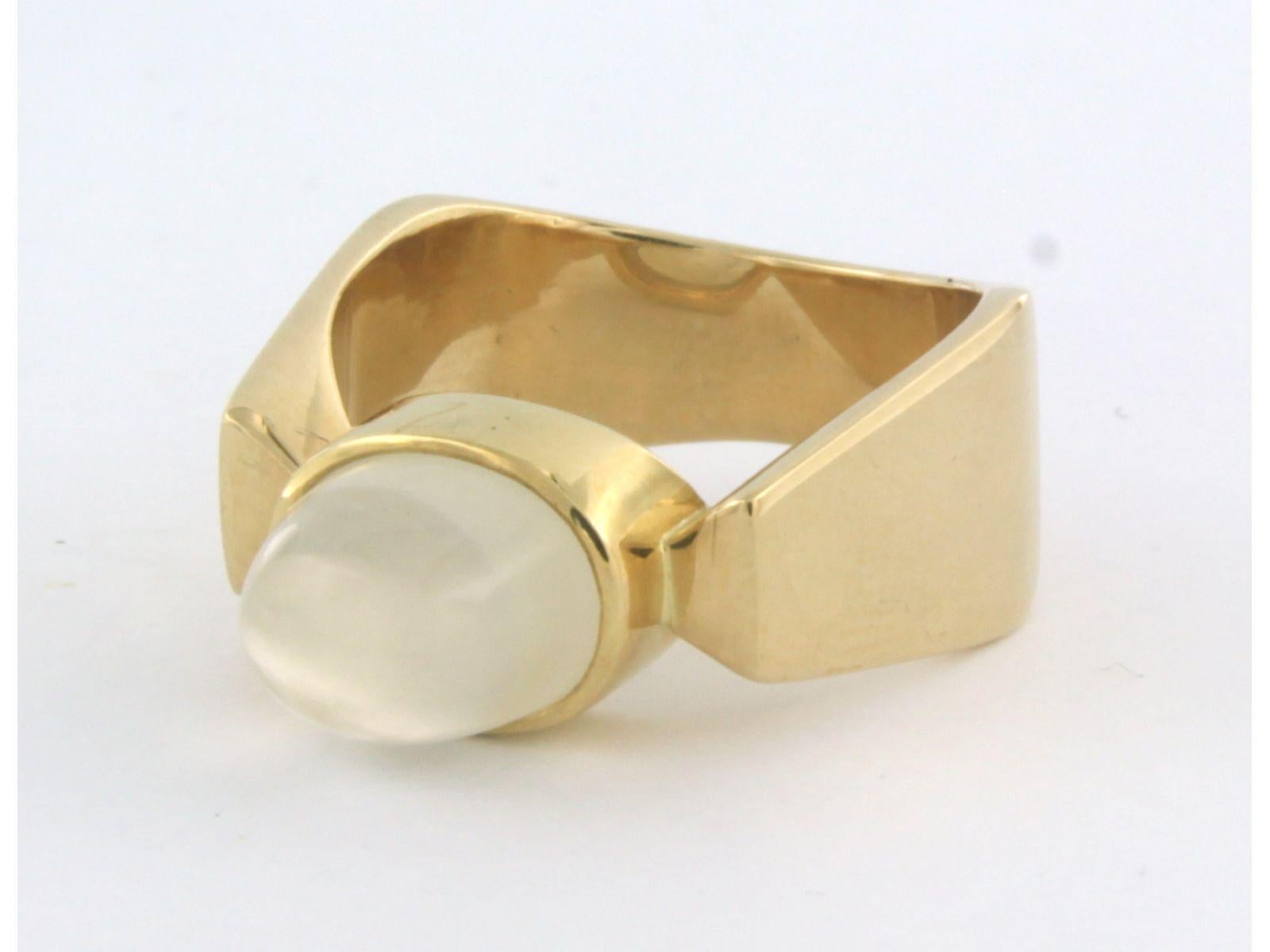 Sugarloaf Cabochon Ring with moonstone 14k yellow gold 12.0 grams For Sale