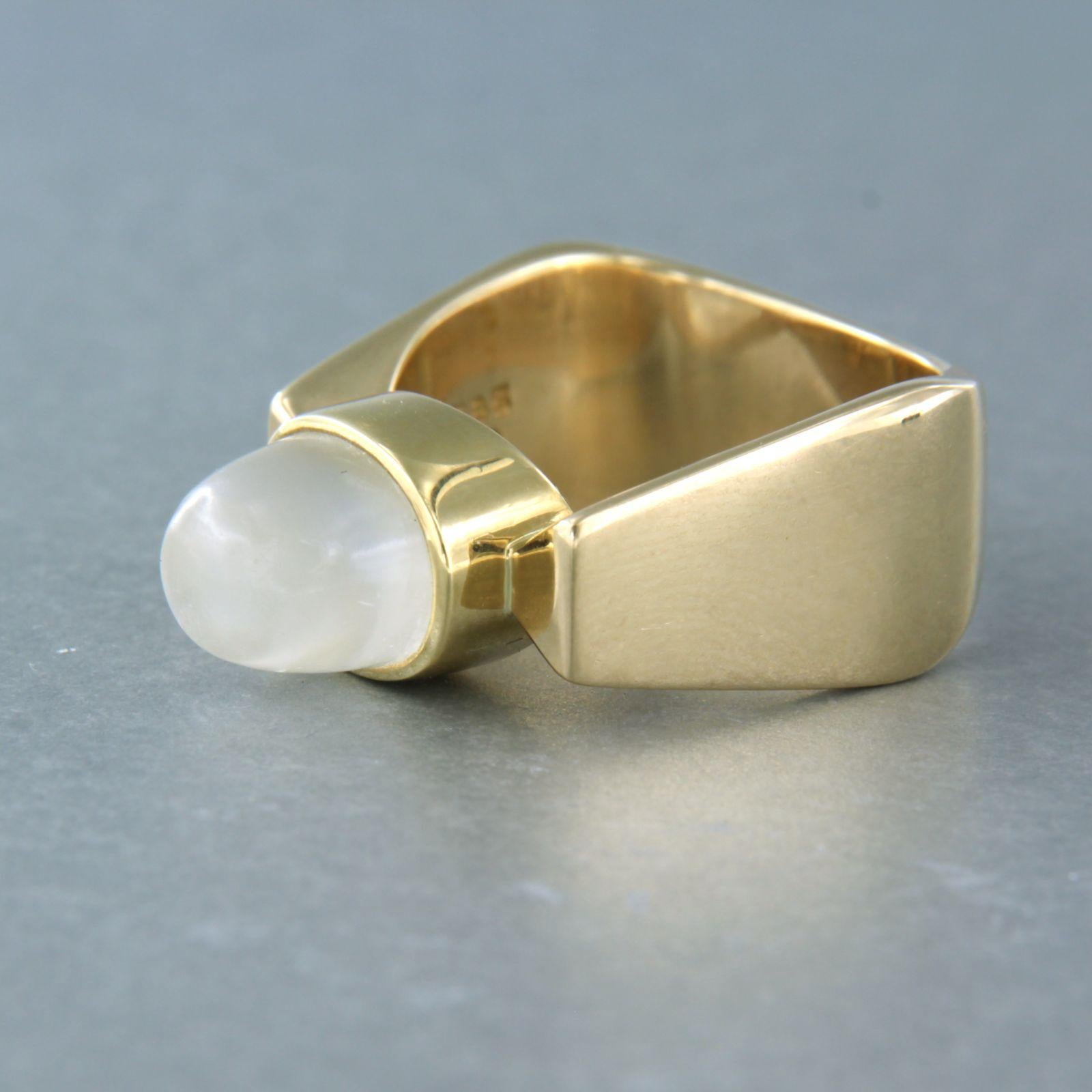 Donna Anello con pietra di luna in oro giallo 14k 12,0 grammi in vendita