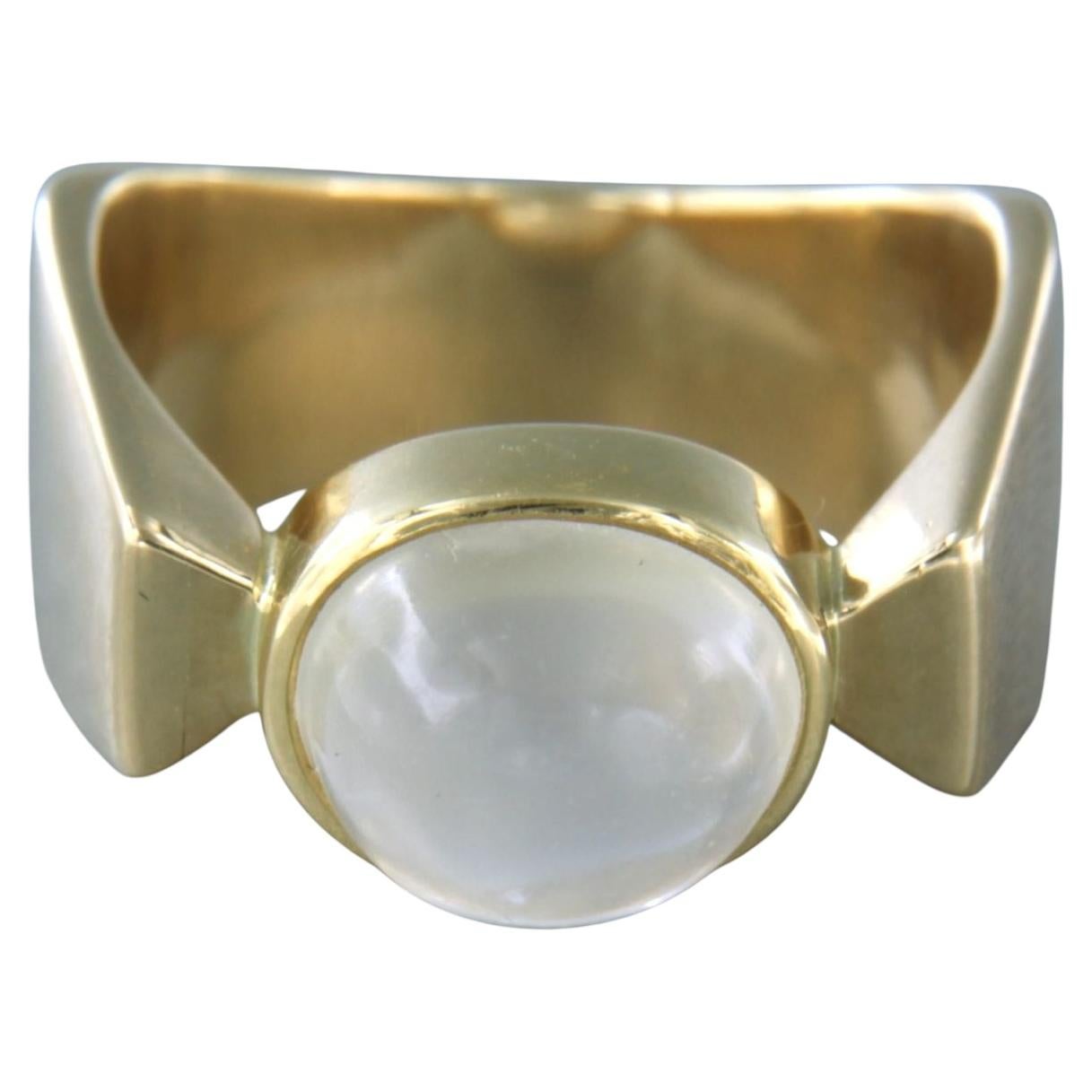 Ring with moonstone 14k yellow gold 12.0 grams
