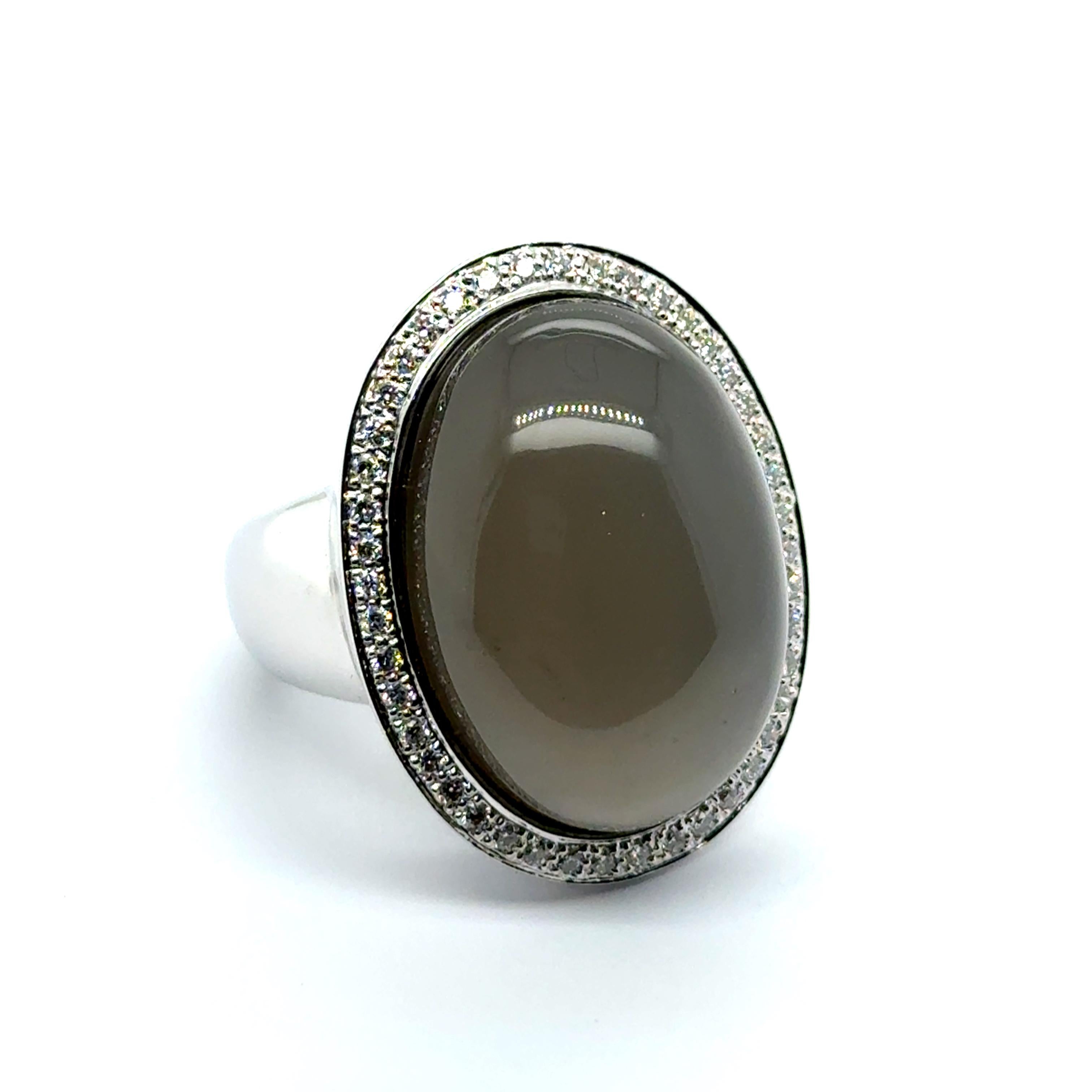 Ring with Moonstone & Diamonds in 18 Karat White Gold For Sale 4