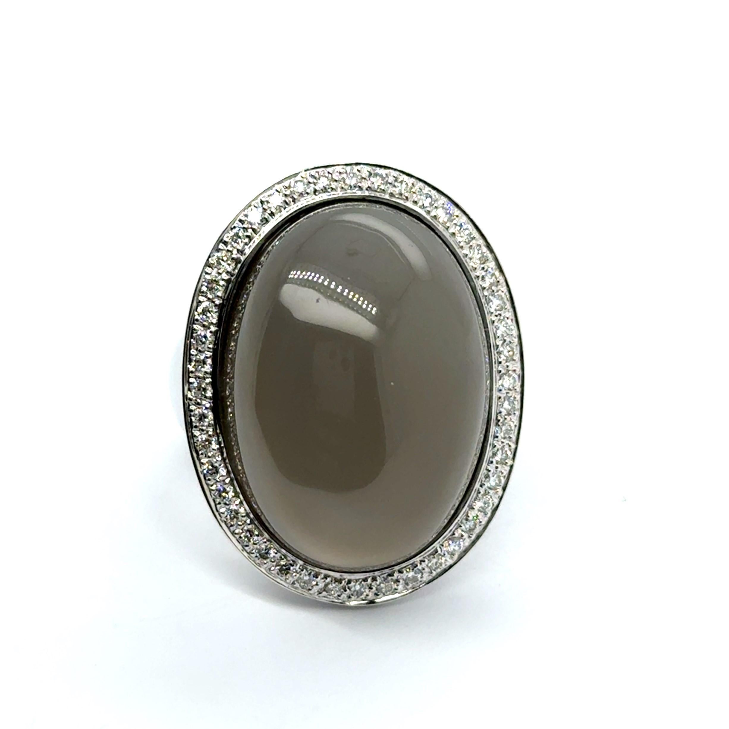 Ring with Moonstone & Diamonds in 18 Karat White Gold For Sale 5