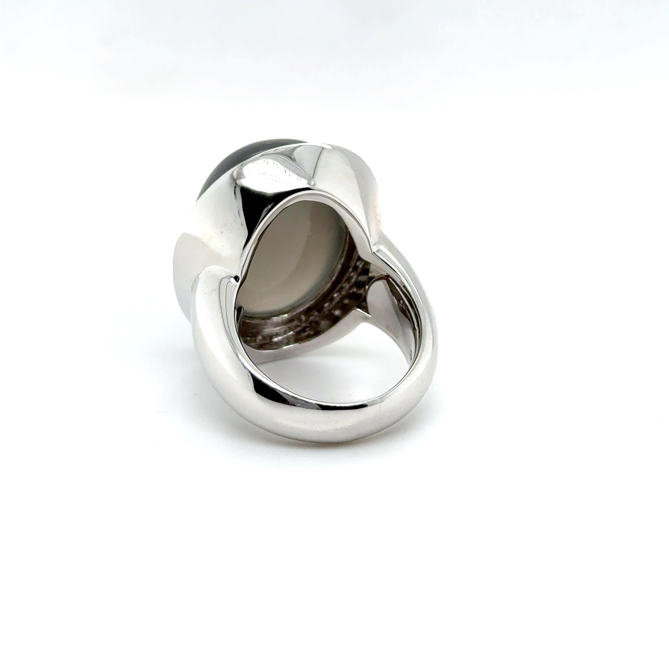 Ring with Moonstone & Diamonds in 18 Karat White Gold For Sale 2