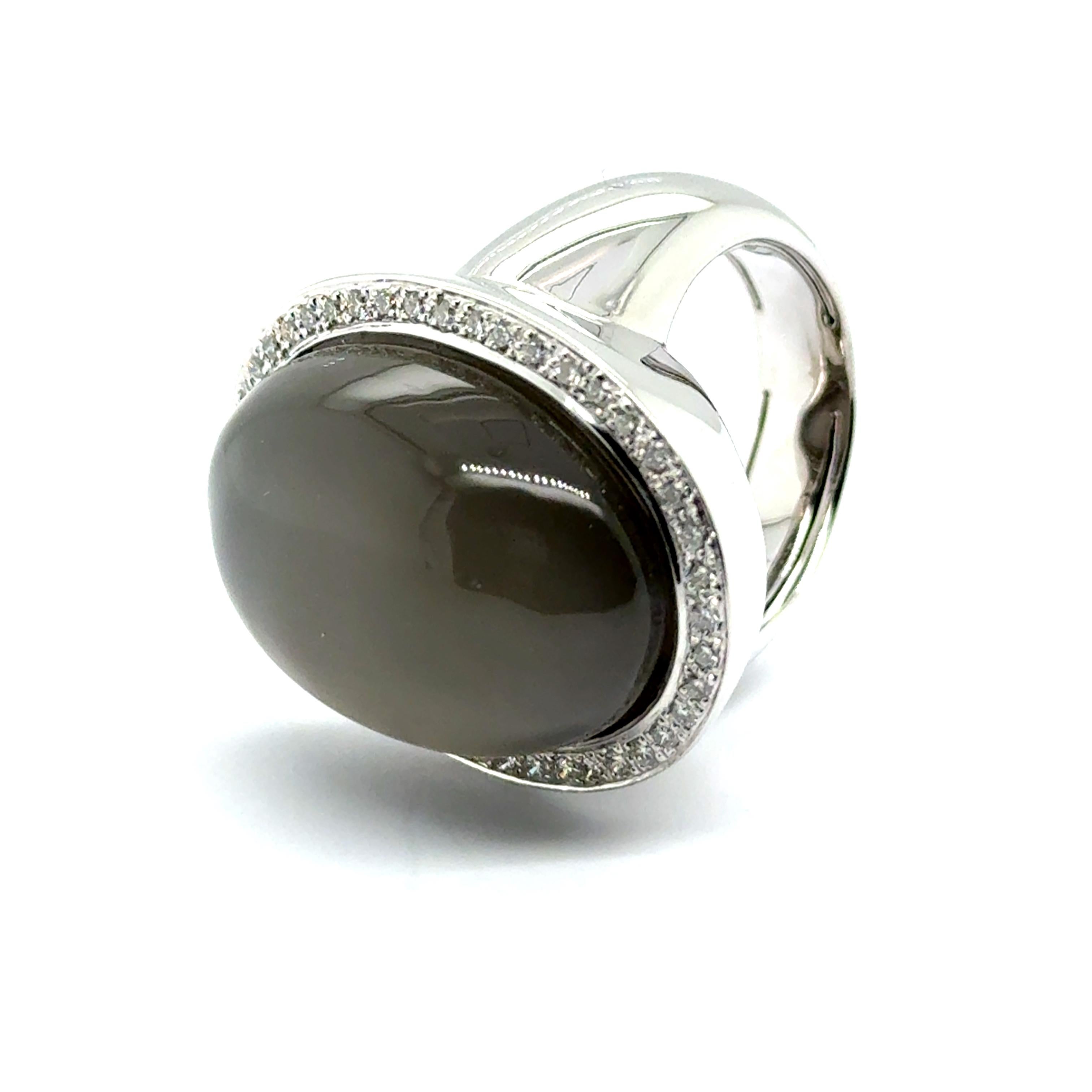 Ring with Moonstone & Diamonds in 18 Karat White Gold For Sale 3