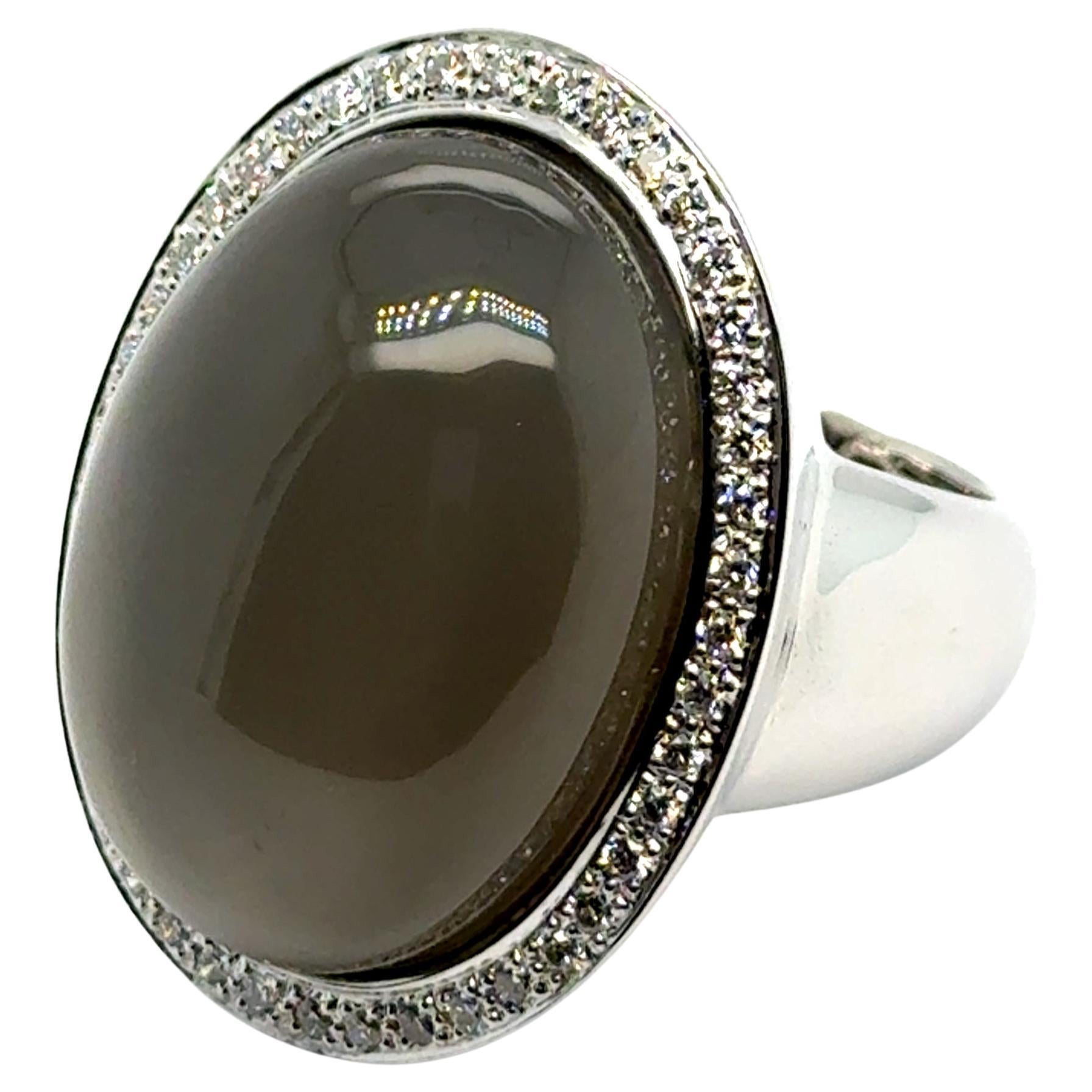 Ring with Moonstone & Diamonds in 18 Karat White Gold
